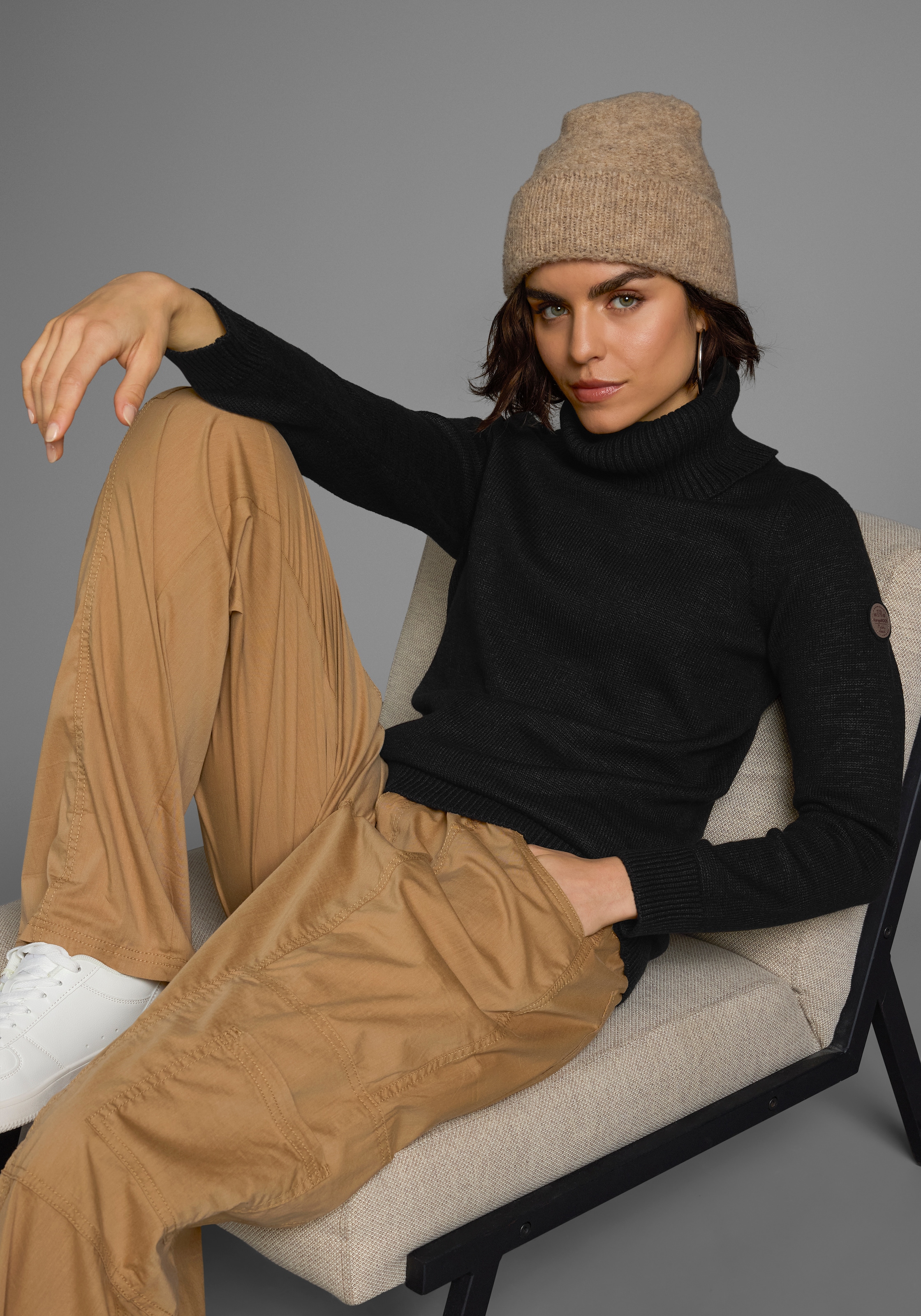 KangaROOS Rollkragenpullover, in klassischer Form