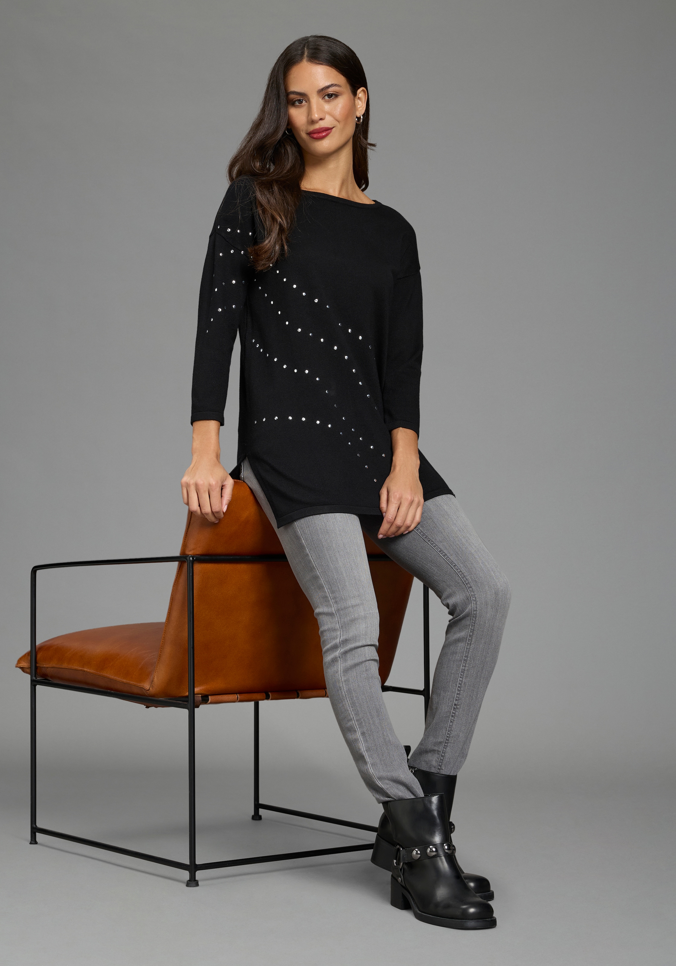 Laura Scott Pull en tricot »aus Feinstrick, mit U-Boot-Ausschnitt, weite Passform« avec design ondulé à clous