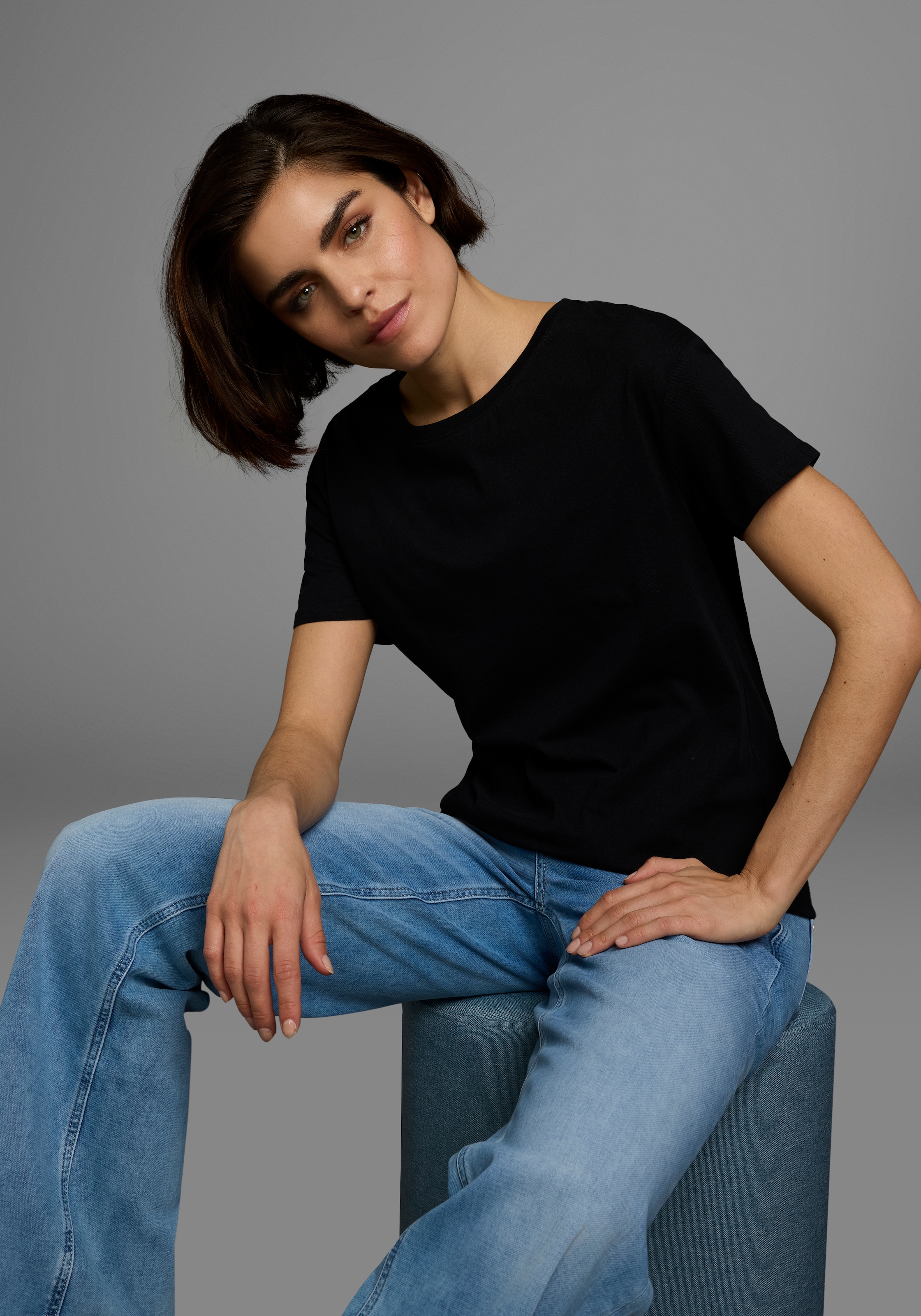 Image of AJC T-Shirt Basic-Stil, Oversize-Passform, Rundhalsausschnitt