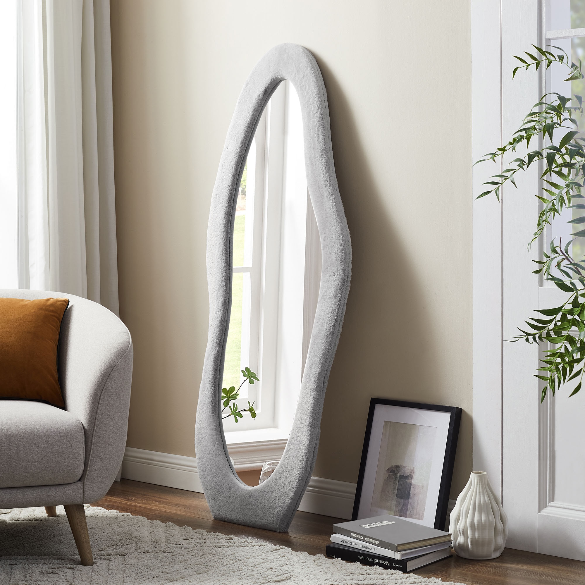 SalesFever Ganzkörperspiegel »Bristol Ganzkörperspiegel, 160 cm Höhe«, (1 St.), Wellenförmiger Kunstfell-Rahmen, 170cml