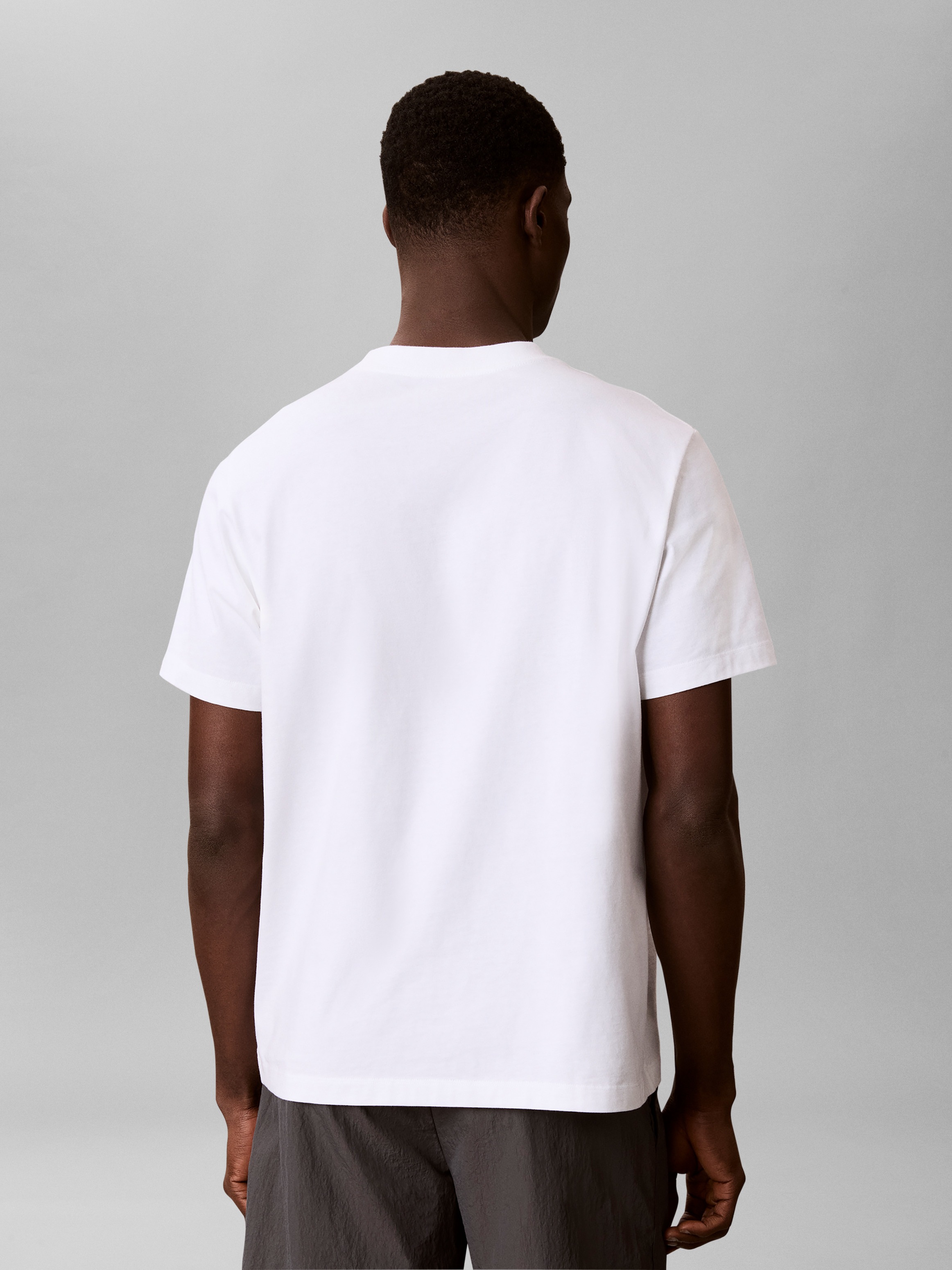 Calvin Klein Jeans T-shirt Rundhalsausschnitt, reine Baumwolle, Logoschriftzug