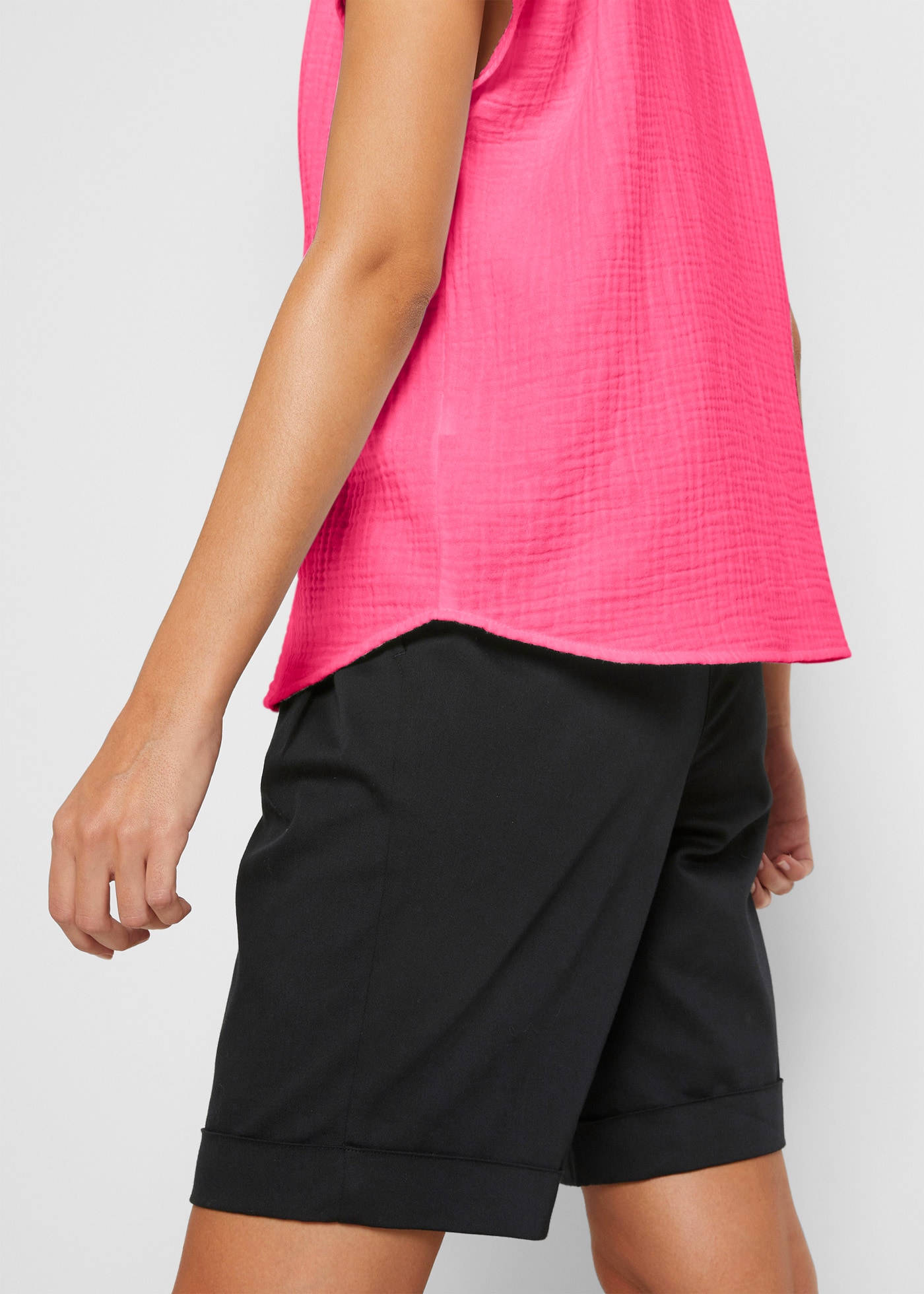 bonprix Shirtbluse »Musselin-Blusentop aus reiner Baumwolle« mit überschnittenen Schultern und kleiner Knopfleiste