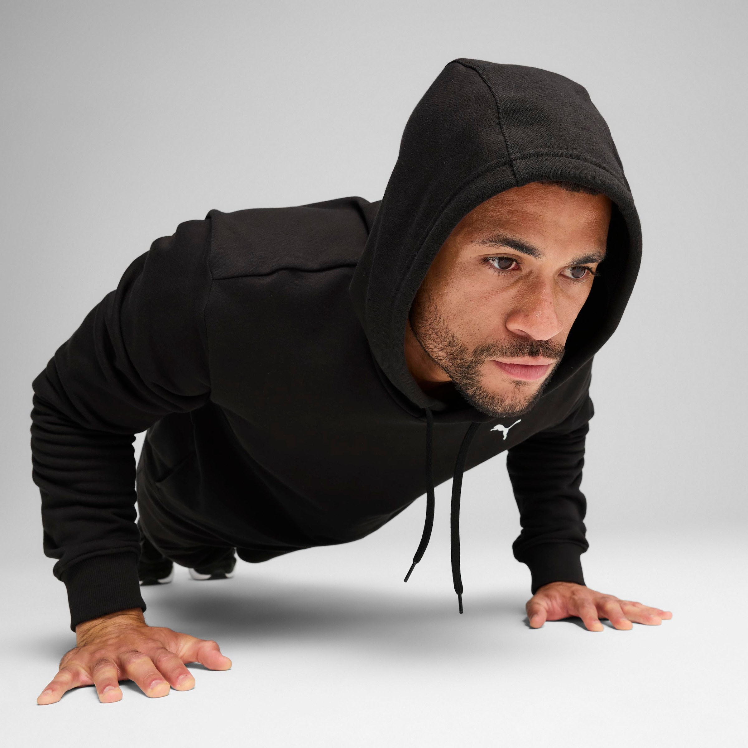 PUMA Sweat à capuche »M TAD ESSENTIALS FRENCH TERRY HOODIE«, avec capuche, col rond, avec poche kangourou
