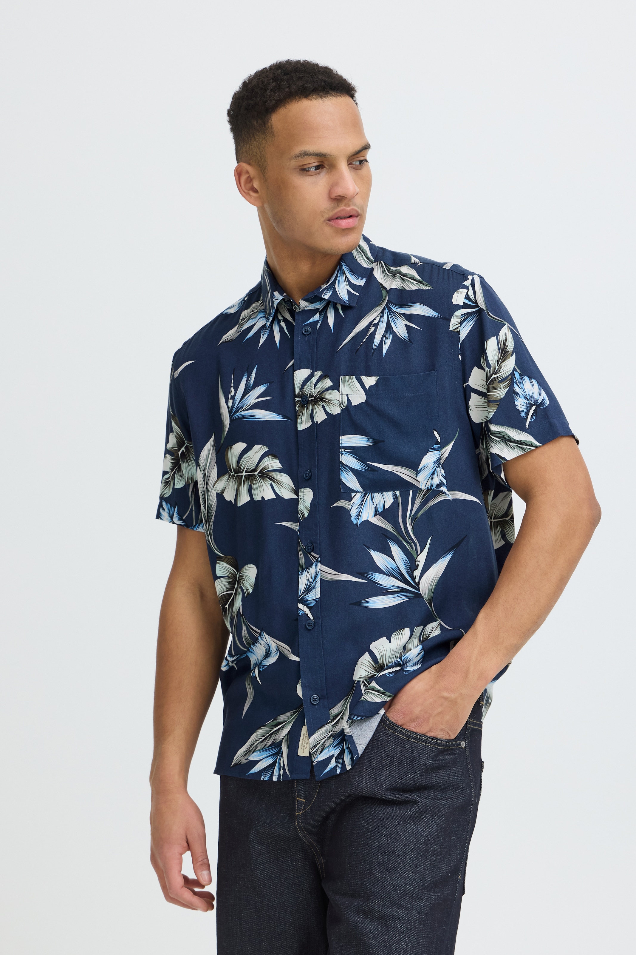 Image of Blend Kurzarmhemd "BHAMELO SHIRT PRINT" lockere Passform, mit geblümtem Print, aus Viskose