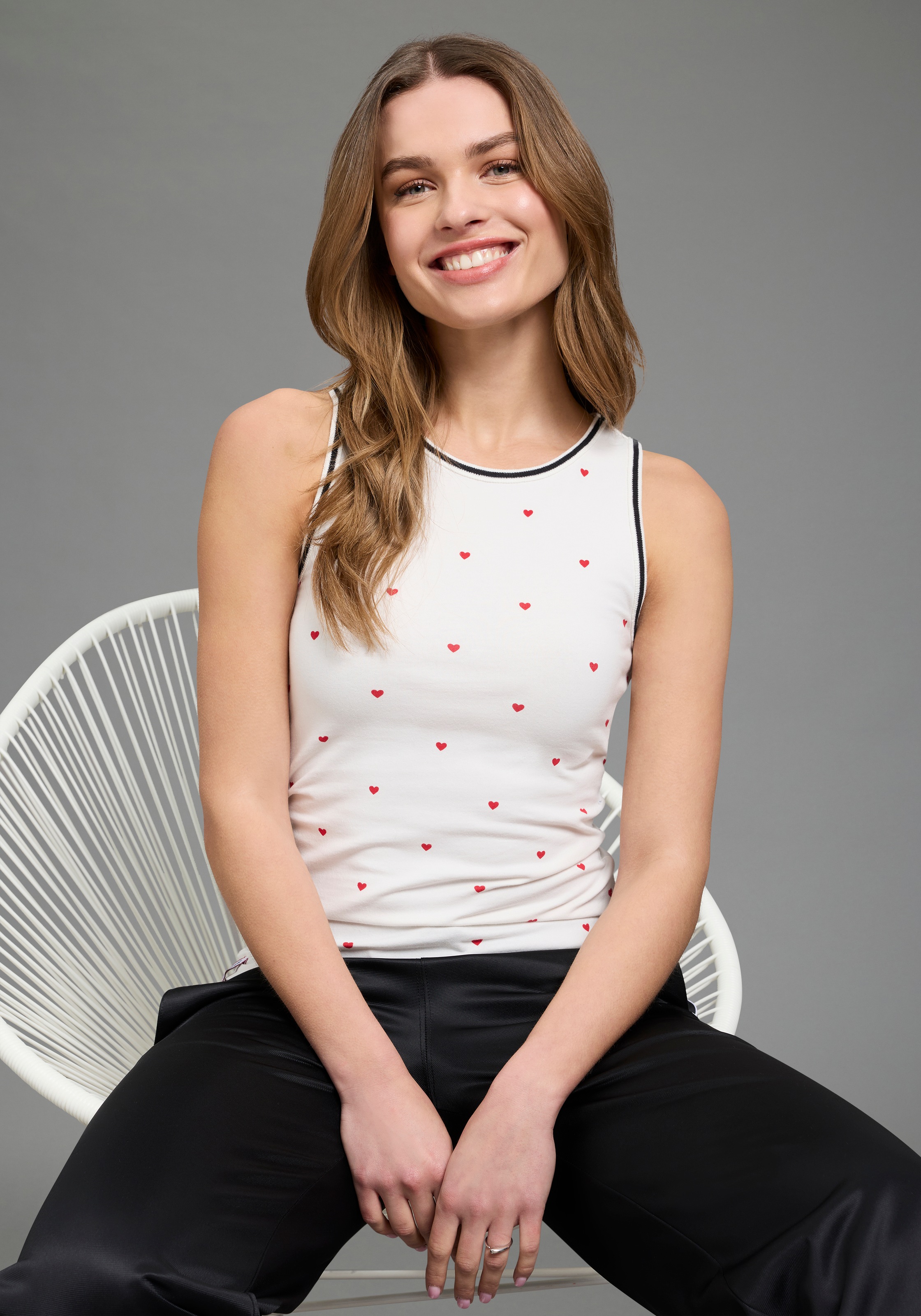 KangaROOS Trägertop figurbetonte Passform, hüftlange Länge, aus Baumwolle und Elasthan