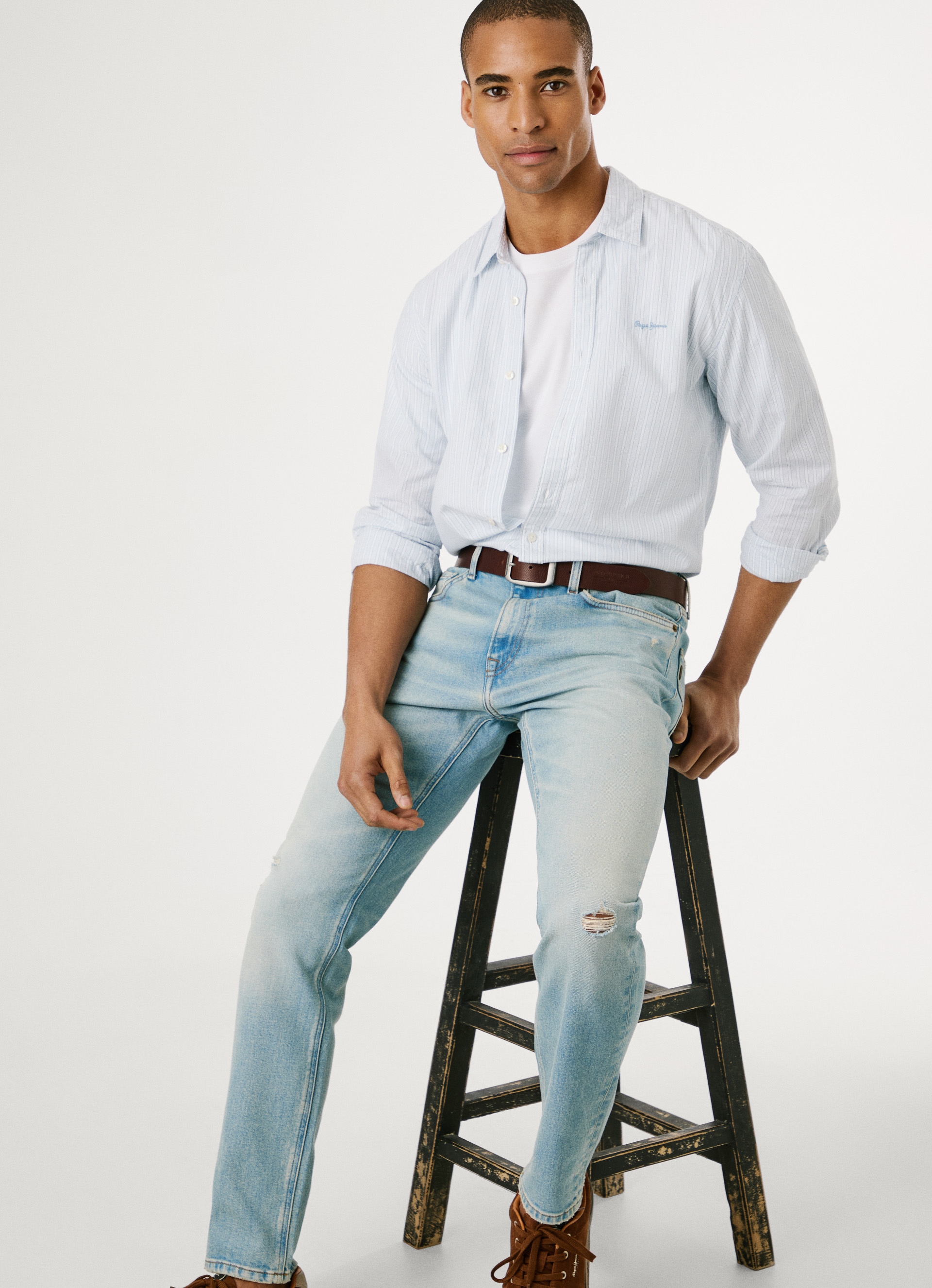 Pepe Jeans Tapered-fit-Jeans »TAPERED JEANS STANLEY«, Ziernähte an den Gesässtaschen