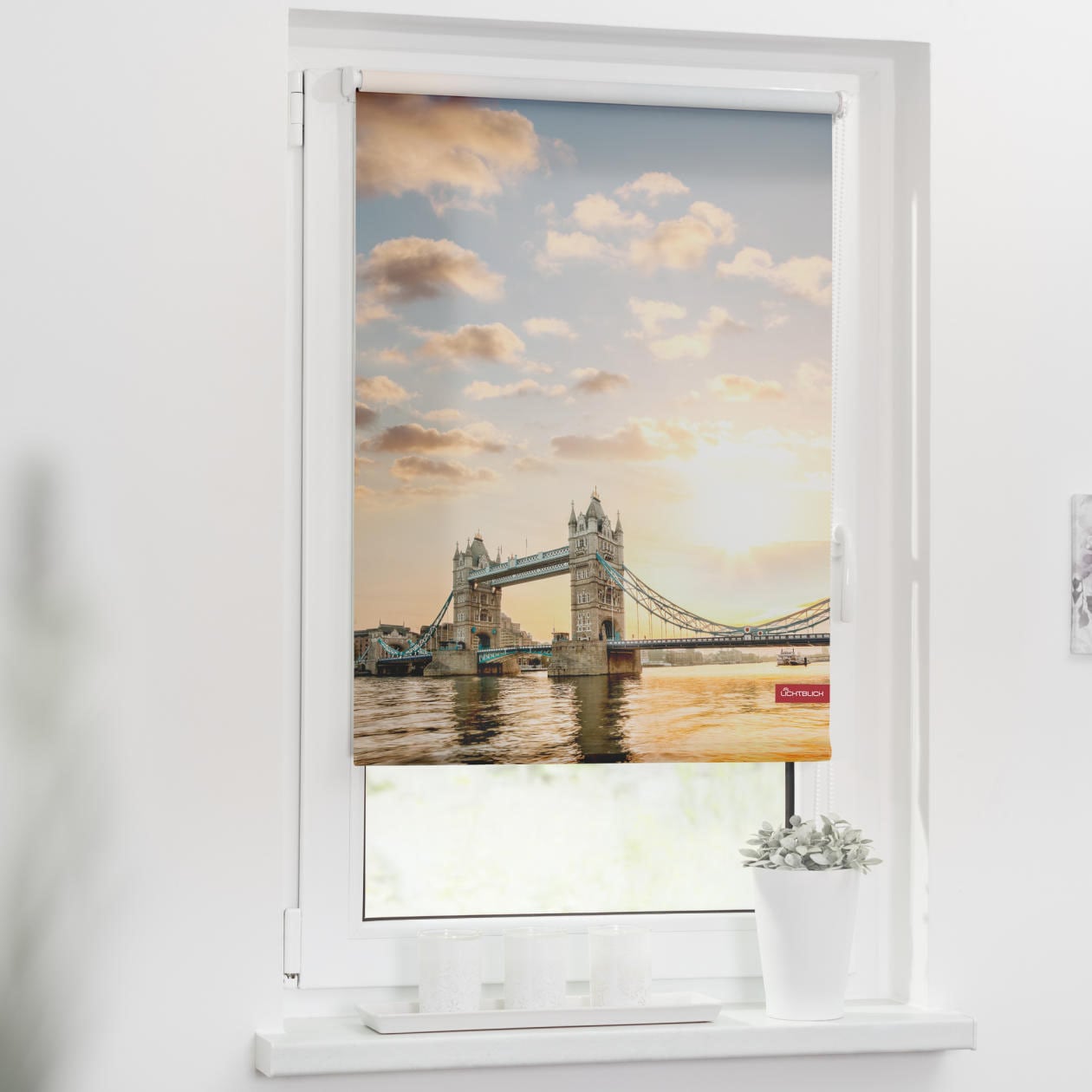 LICHTBLICK ORIGINAL Seitenzugrollo »Rollo Klemmfix, ohne Bohren, Verdunkelung, Tower Bridge - Rot Weiss«, verdunkelnd, Verdunkelung-energiesparend, freihängend