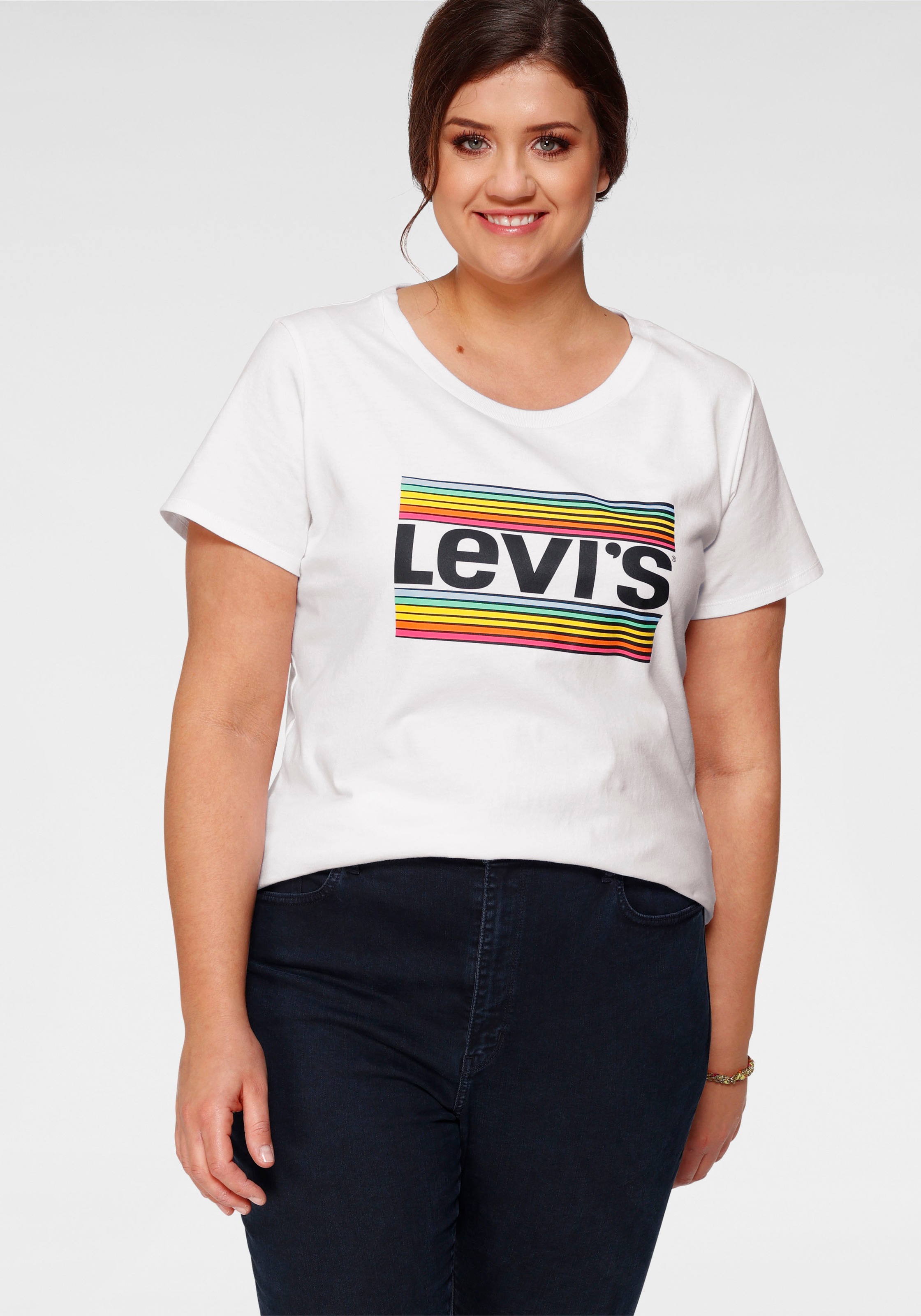 Image of Levi's® Plus Rundhalsshirt »The Perfect Tee Pride Edition«, mit Regenbogen-Batwing-Logodruck bei Ackermann Versand Schweiz