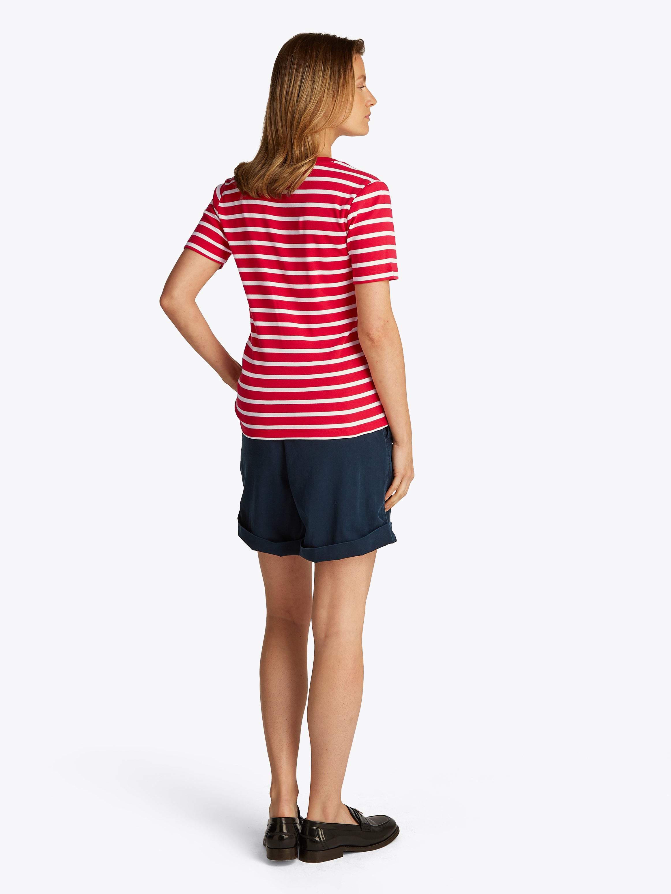 Tommy Hilfiger T-Shirt »SLIM CODY V-NK SS«, mit Logostickerei