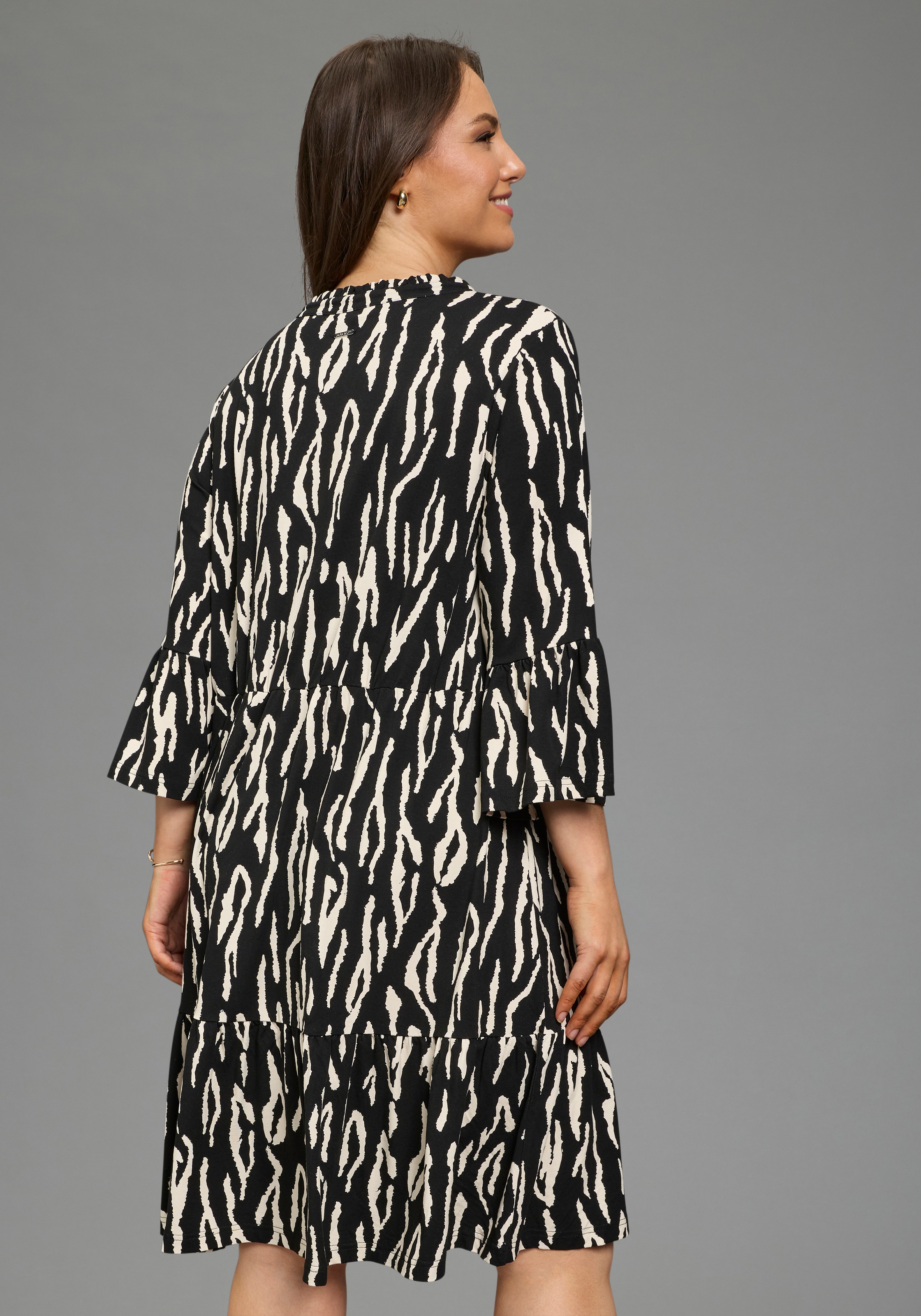 Laura Scott CURVE Jerseykleid figurumspielende Passform, aus Viskosemischung mit Elasthan