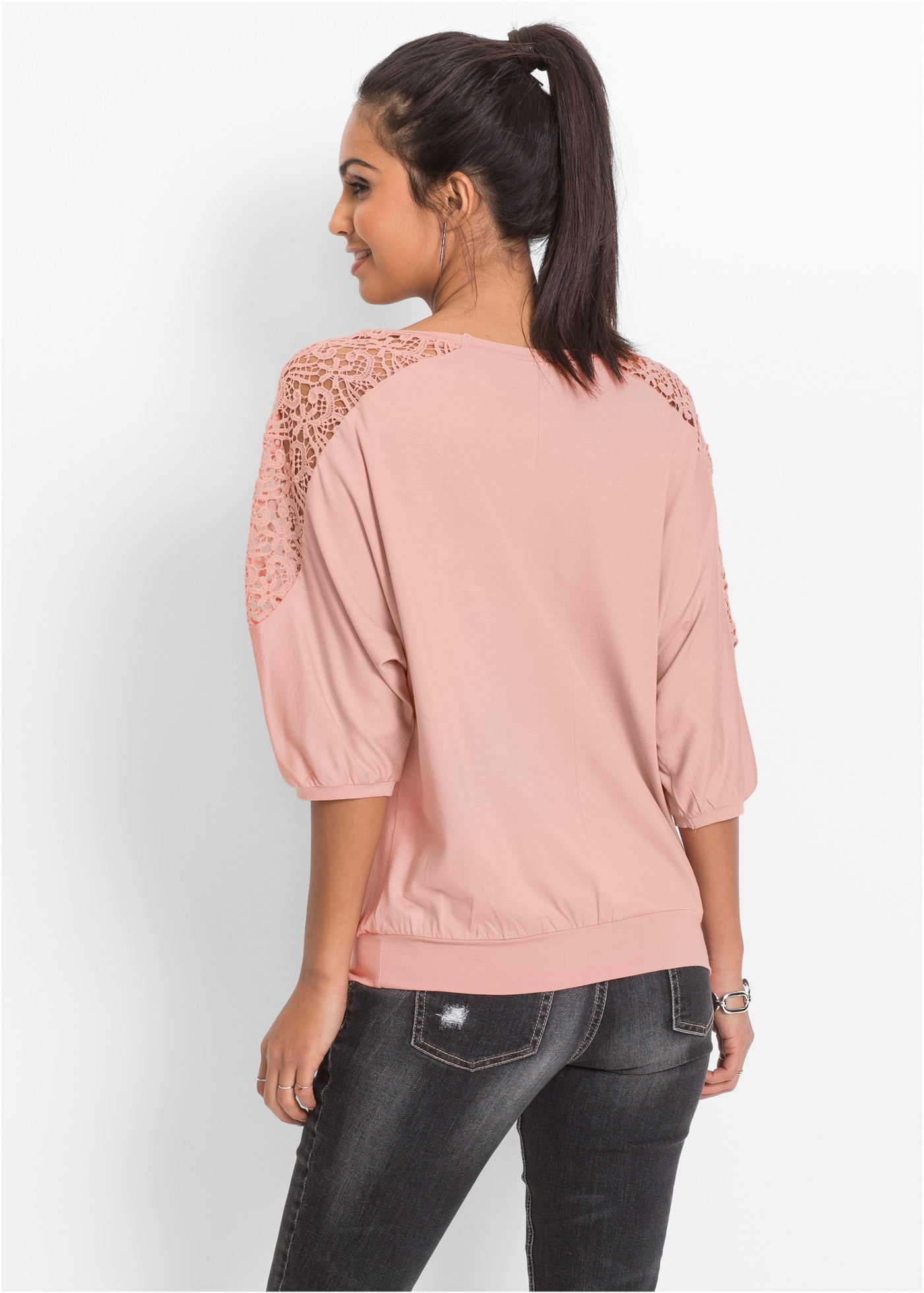 bonprix T-shirt oversize oversize, manches chauve-souris 3/4 avec découpes et empiècements en dentelle