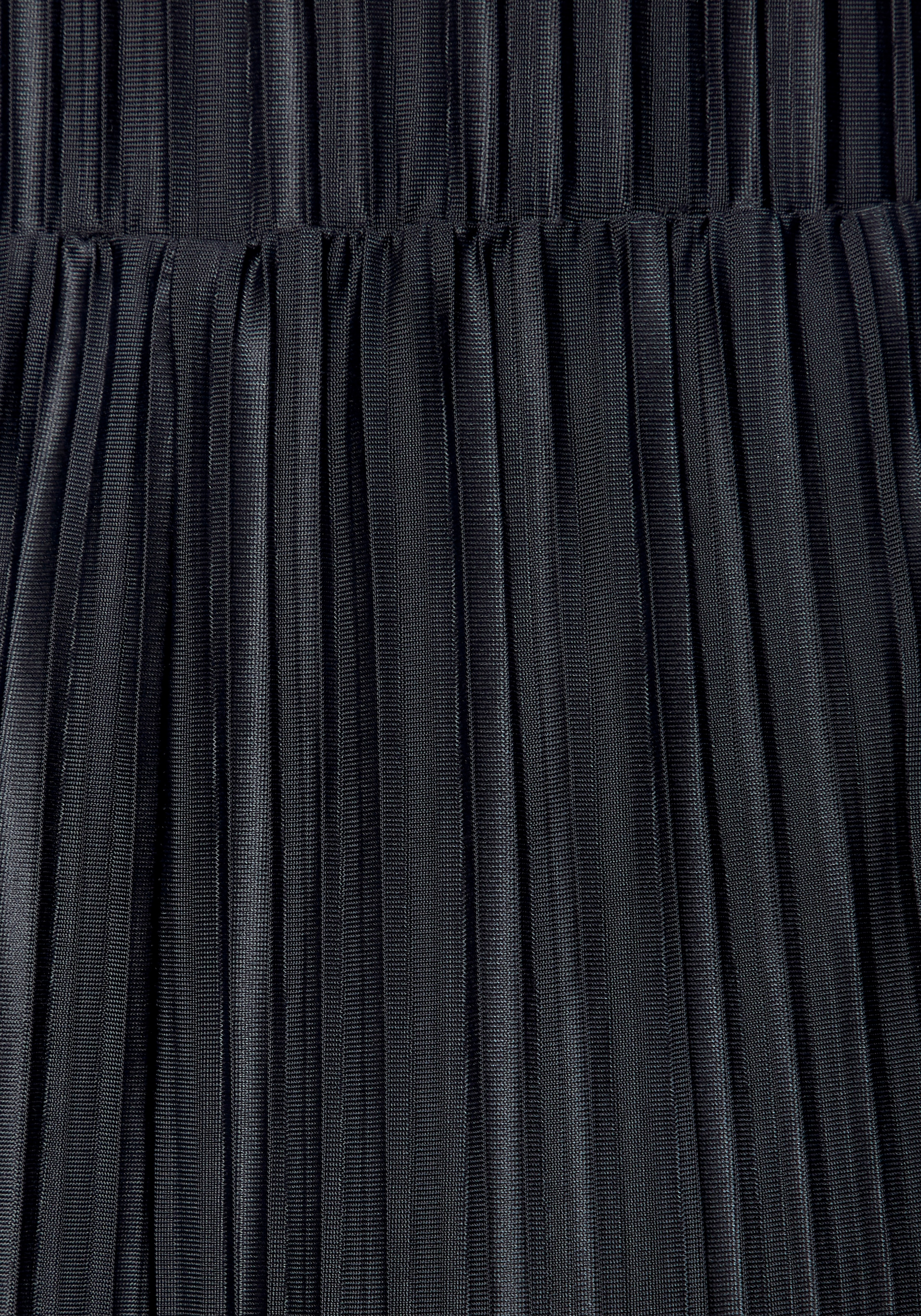LASCANA Schlupfhose  mit Plisseefalten und Zierschnalle, luftige Sommerhose, elegant