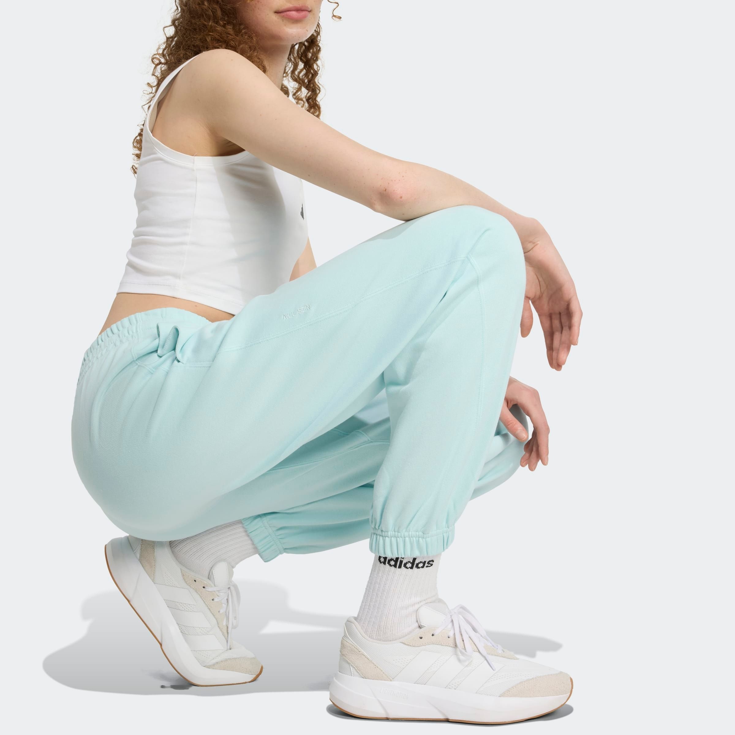 adidas Sportswear Sporthose »W ALL SZN FT PT«, (1 tlg.), Locker geschnitten, mittelhoher Bund