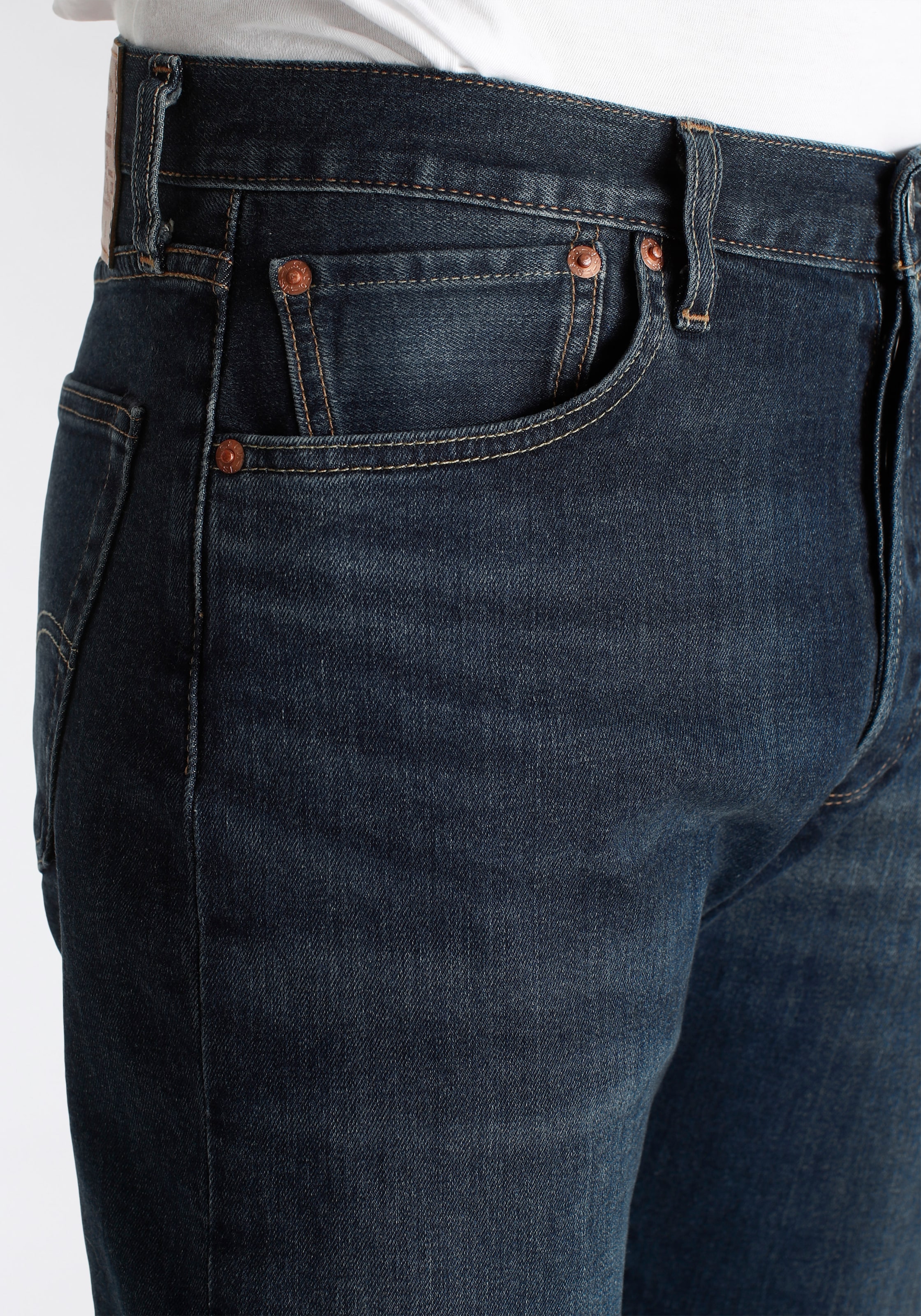 Straight-Jeans LEVI\'S ♕ versandkostenfrei »501 mit Markenlabel ORIGINAL«, auf Levi\'s®