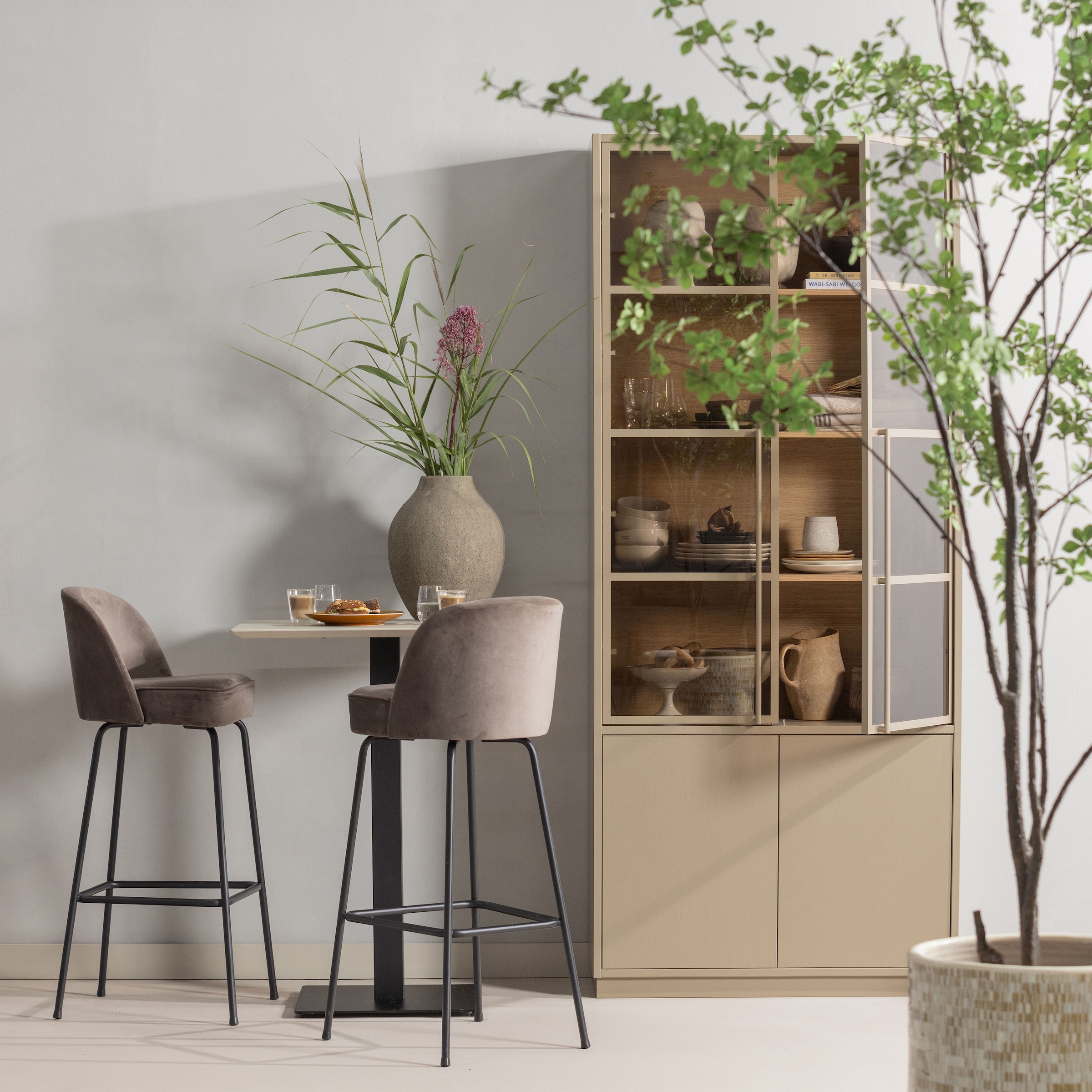 WOOOD Glasvitrine »Casa FSC® Mix Kiefernholz Glastüren mit Eichendekor 101x40x236 cm« Kratzfeste Melaminoberfläche, sichtbare Maserung, einfach zu montieren