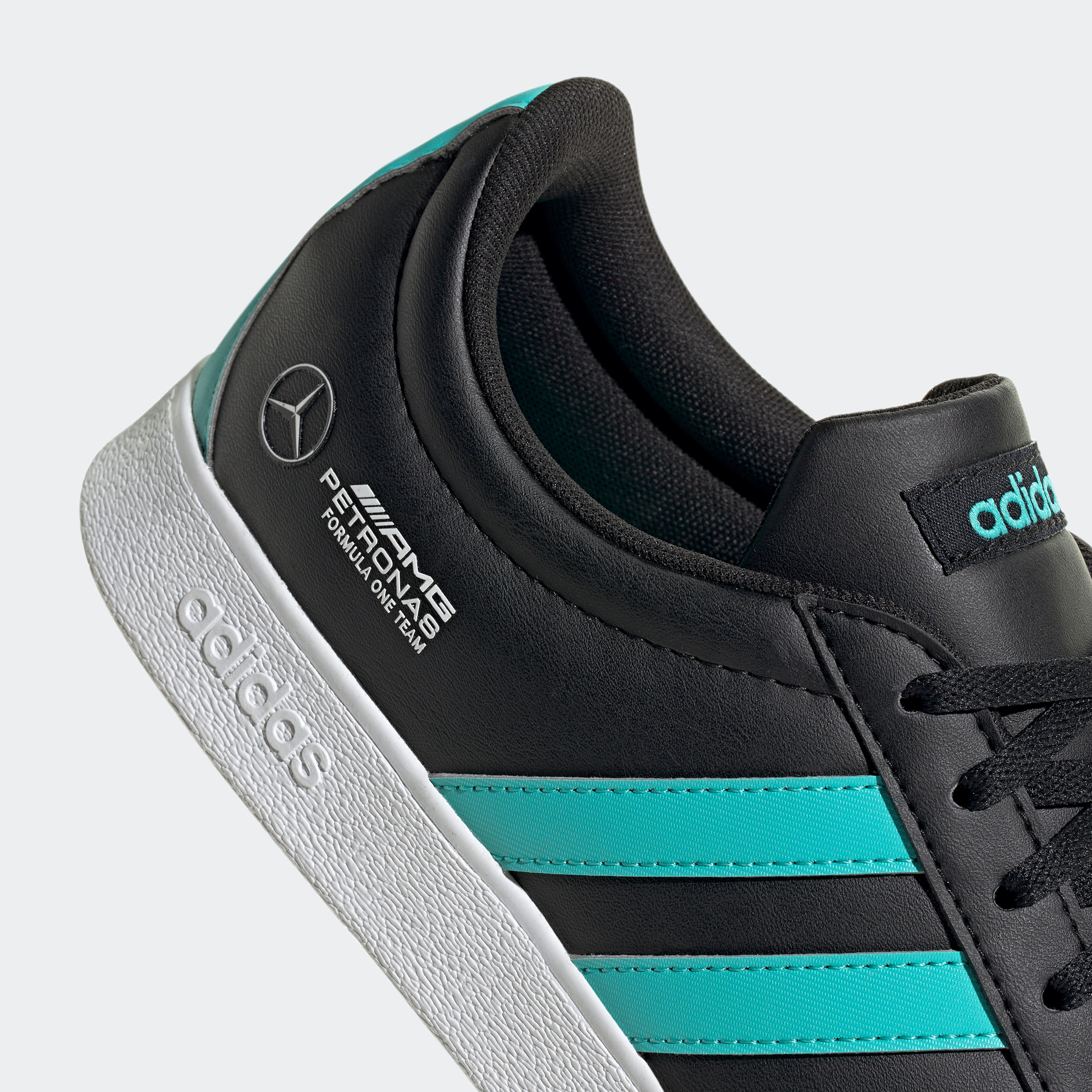 adidas Performance Sneaker »MERCEDES - AMG PETRONAS FORMULA ONE TEAM VL COURT SCHUH«, Mercedes AMG Motorsport
