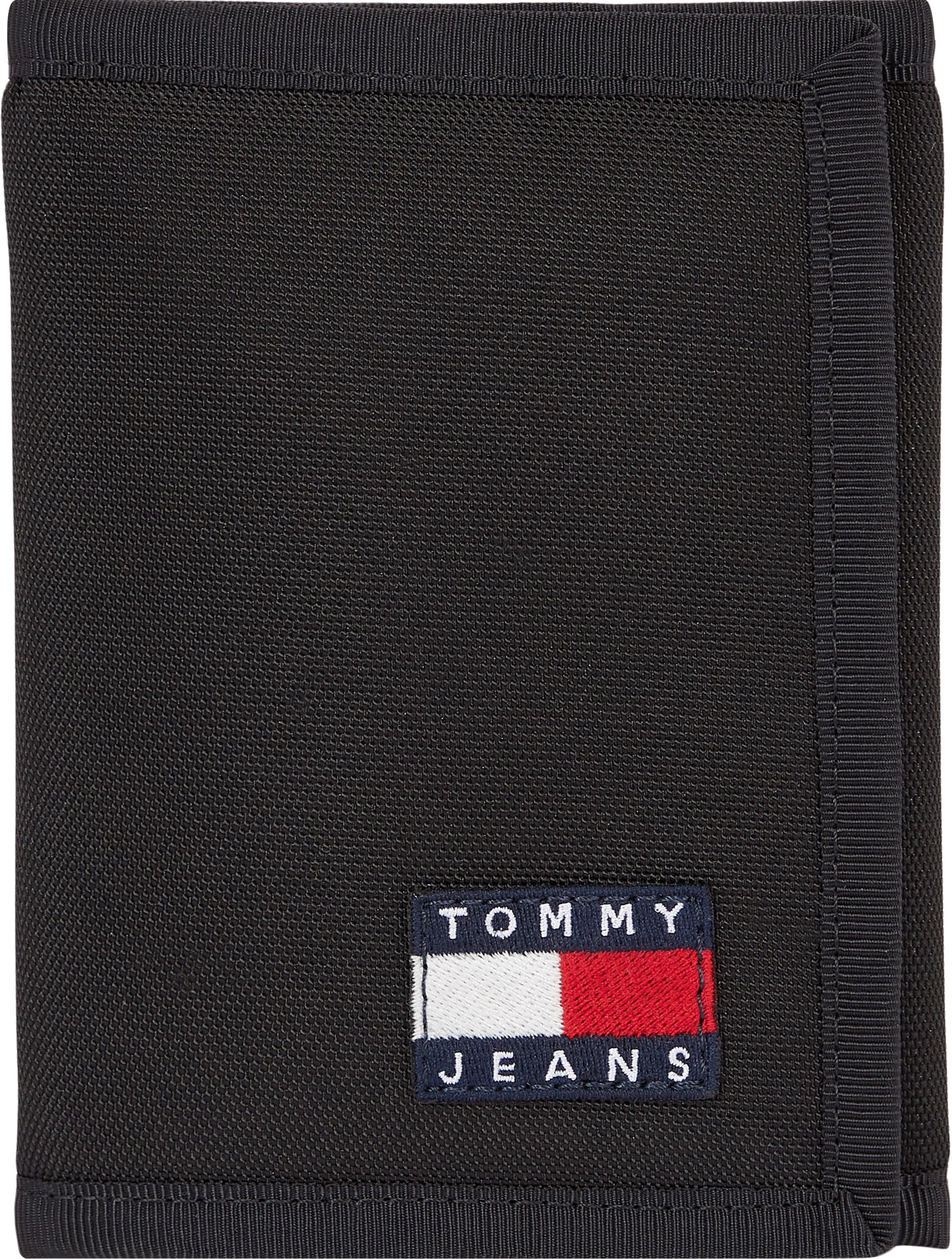 Tommy Jeans Geldbörse »TJM ESS DAILY NYLON TRIFOLD«, im praktischen Format