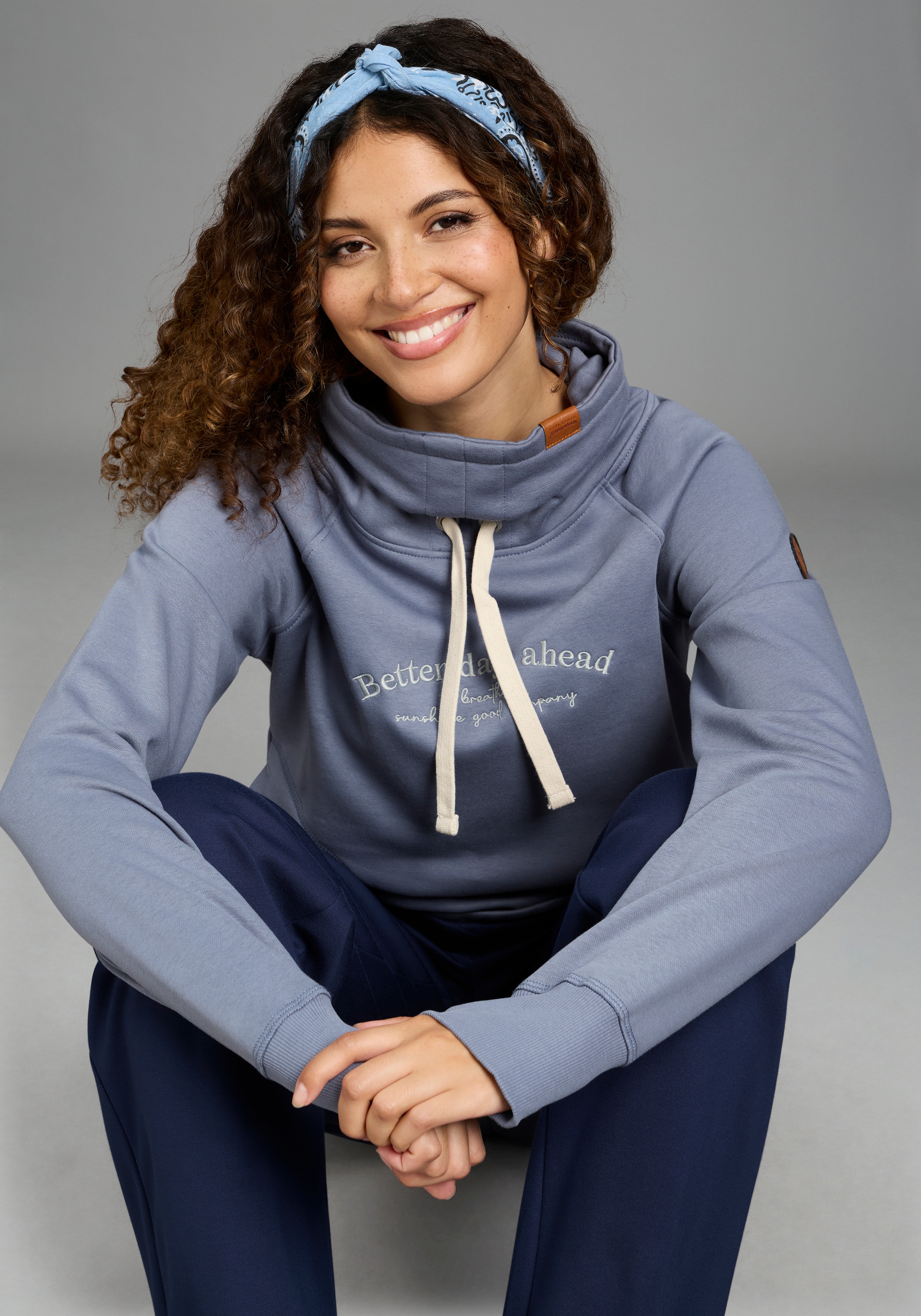KangaROOS Sweat-shirt , avec col châle haut, forme mi-hanche, manches longues, aussi en grandes tailles
