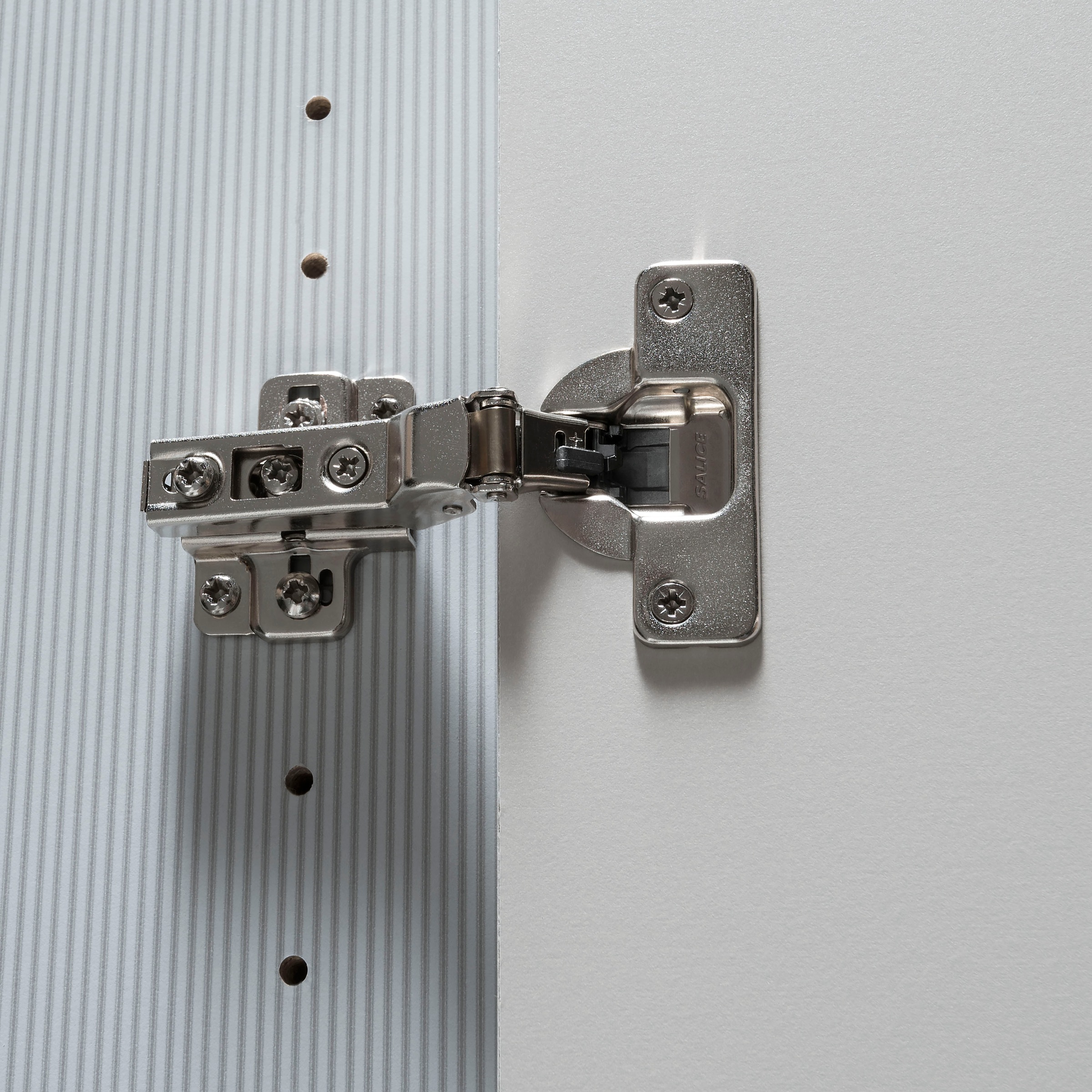 WIEMANN Armoire à portes battantes »Monaco« mit Glasfront sowie hochwertige Beschläge inkl. Dämpfung