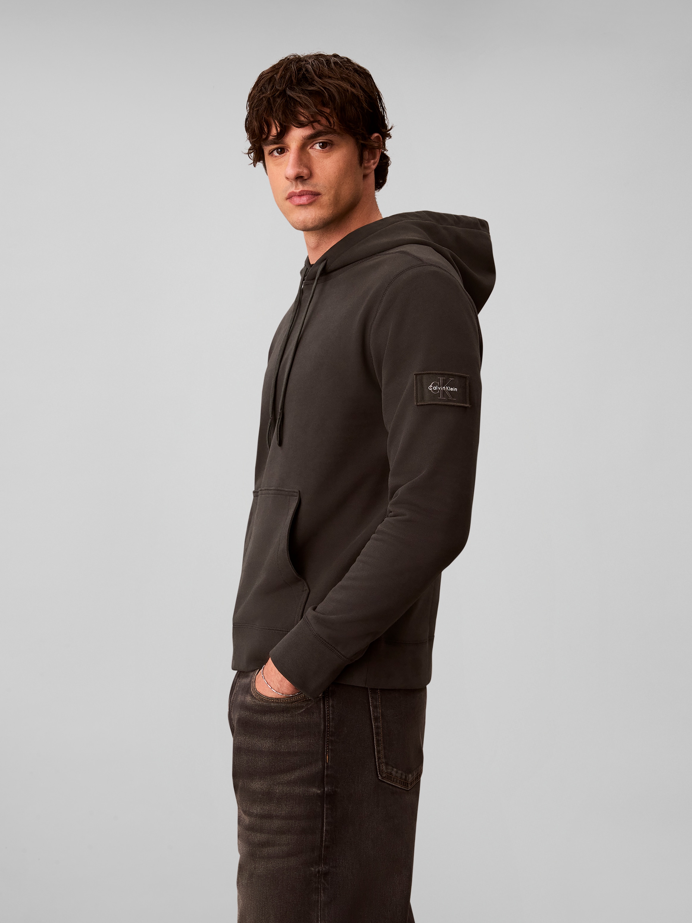 Calvin Klein Sweat à capuche »BADGE HOODIE«, Regular fit, Badge, Kängurutasche
