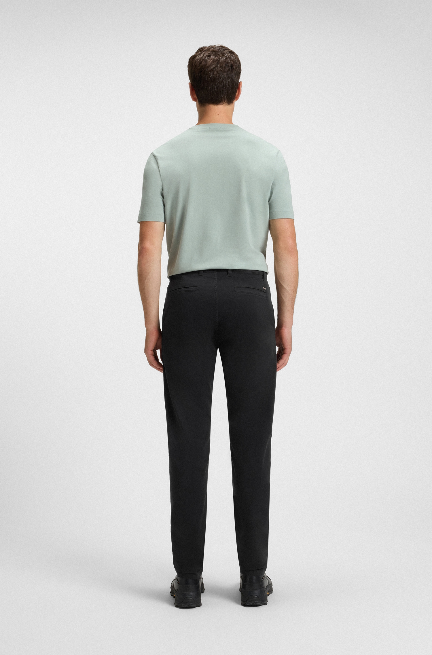 BOSS ORANGE Chinos »Tapered-fit«  En coton stretch confortable et avec logo BOSS à l'arrière