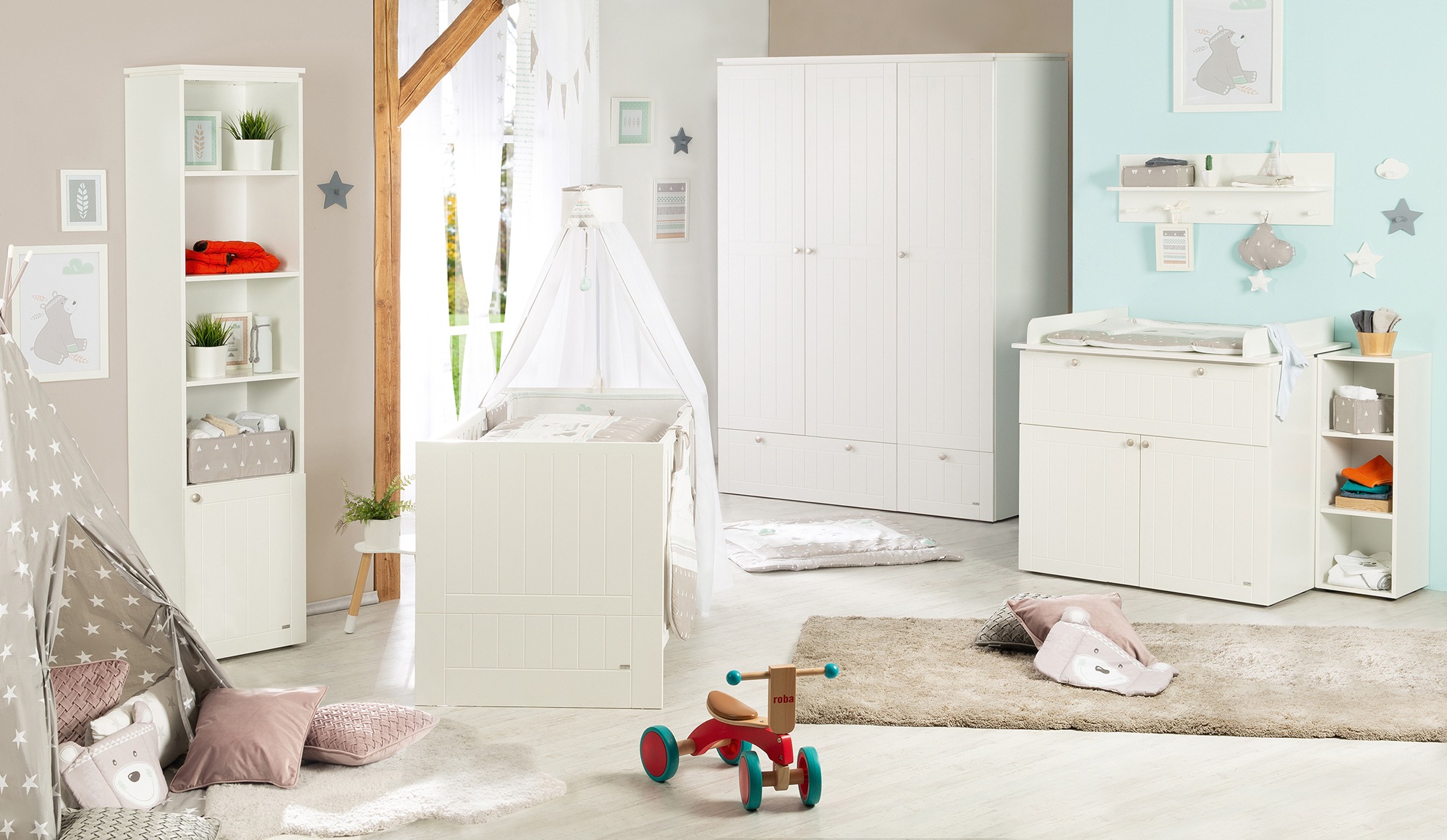 Image of roba® Babyzimmer-Komplettset »Mia«, (Set, 3 St., Kinderbett, Schrank, Wickelkommode), mit Kinderbett, Schrank und Wickelkommode bei Ackermann Versand Schweiz