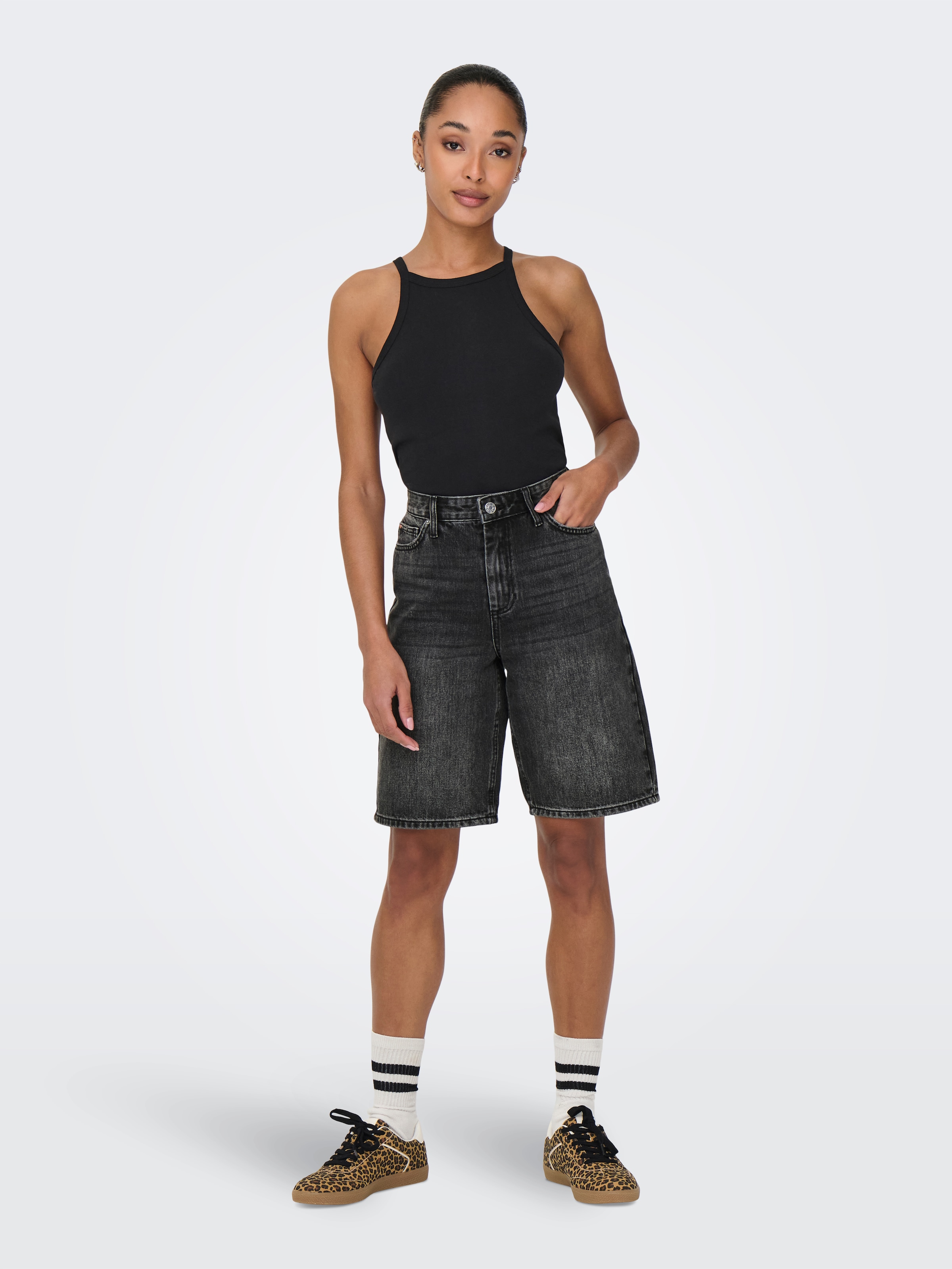 ONLY Short en jean »ONLSONNY HW WIDE DNM SHORTS NOOS« Coton, coupe régulière, taille haute