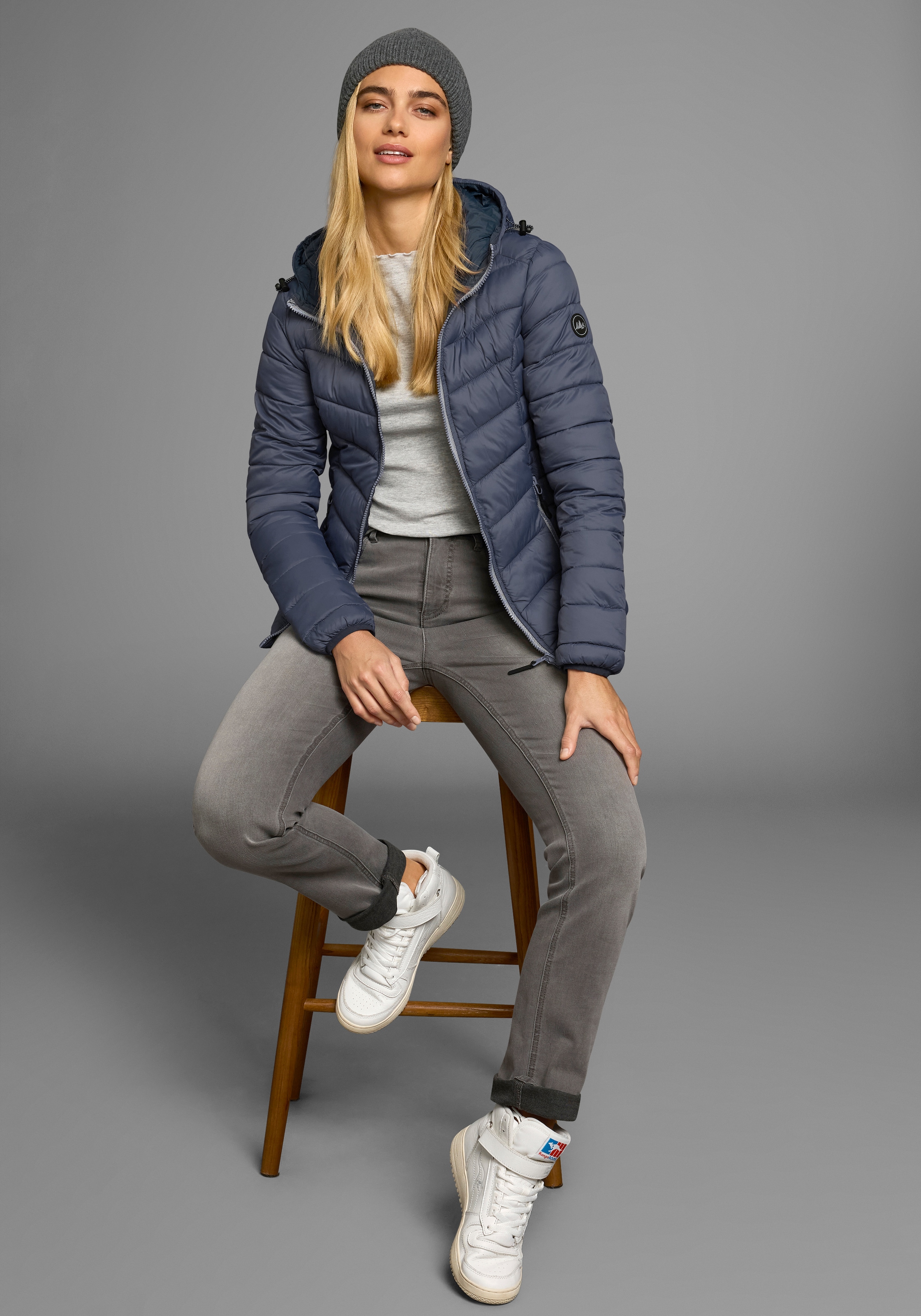 Polarino Steppjacke, mit Kapuze, für kühle Tage, aus leichtem Webmaterial, wasserabweisend