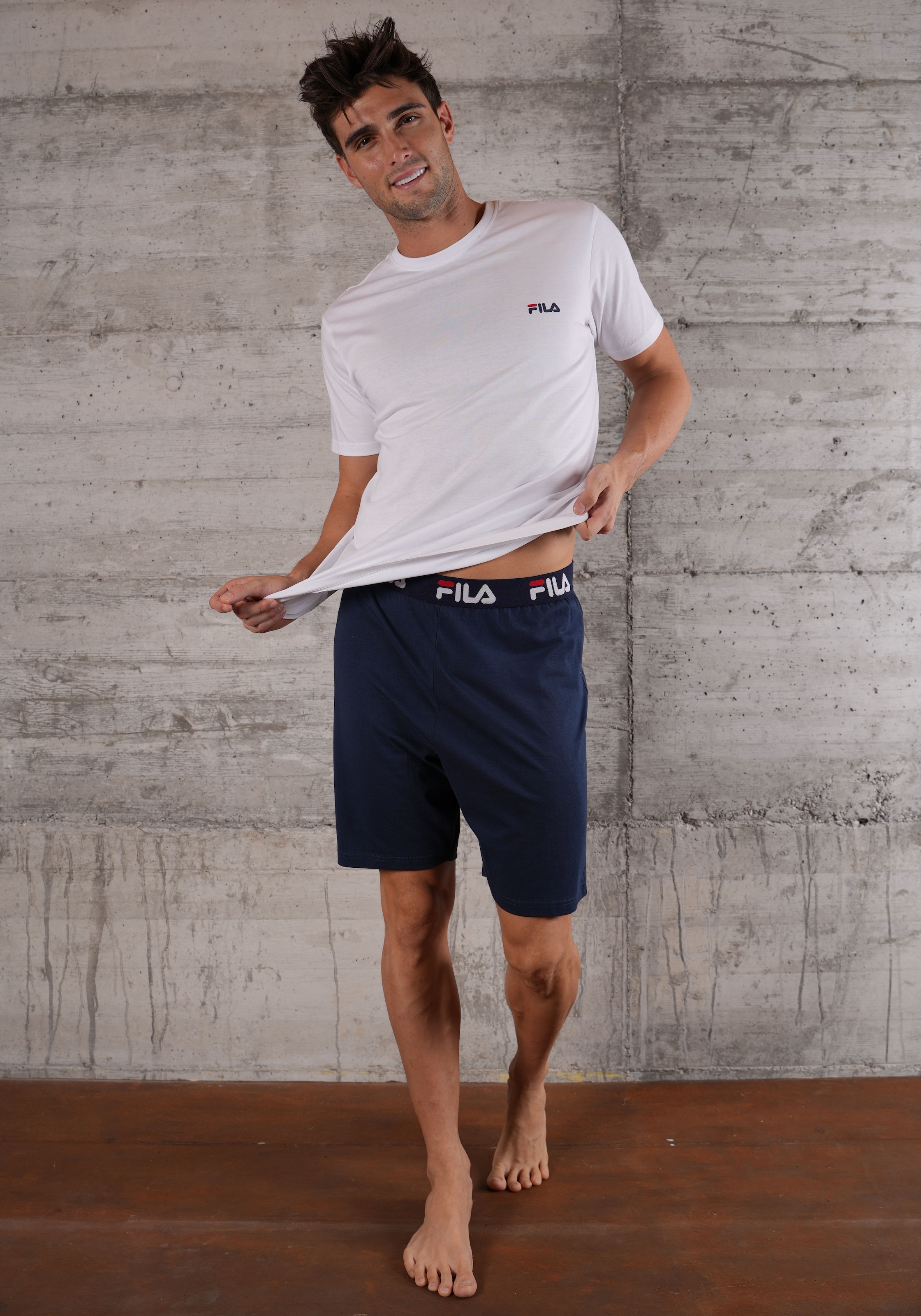 Fila Shorty, (2 tlg., 2-tlg.), Hose mit elastischem Logobund und Kurzarmshirt