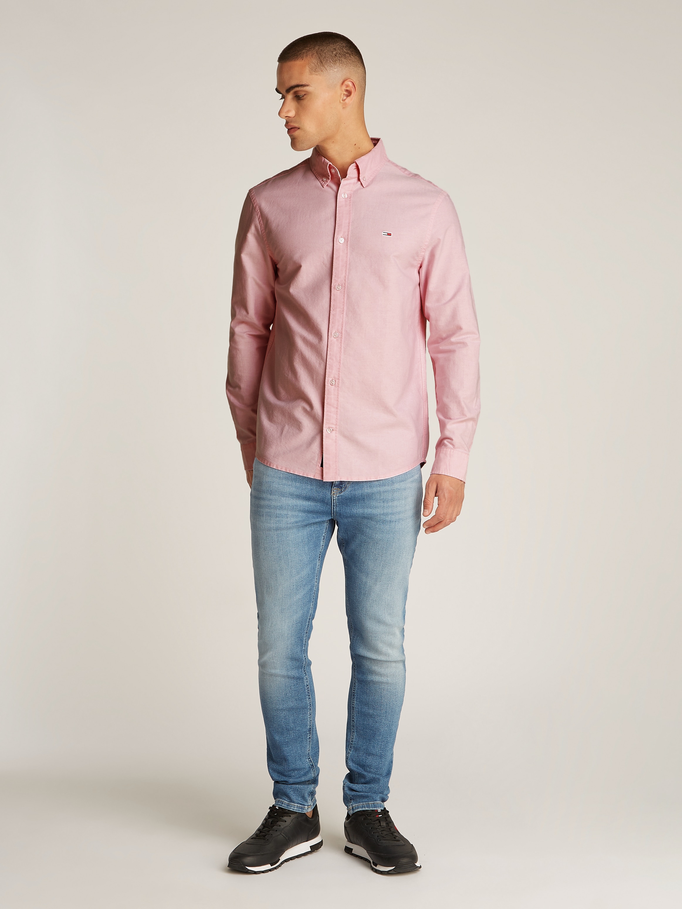 Tommy Jeans Langarmhemd »TJM REG OXFORD SHIRT EXT«, mit Logostickerei