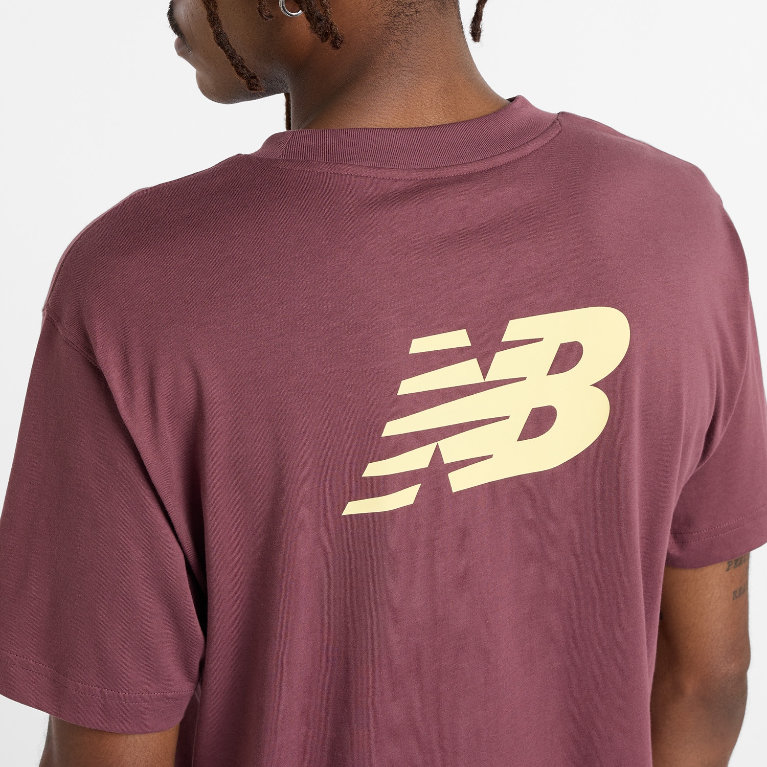 New Balance T-Shirt »SPORT ESSENTIALS LOGO T-SHIRT«, mit Label