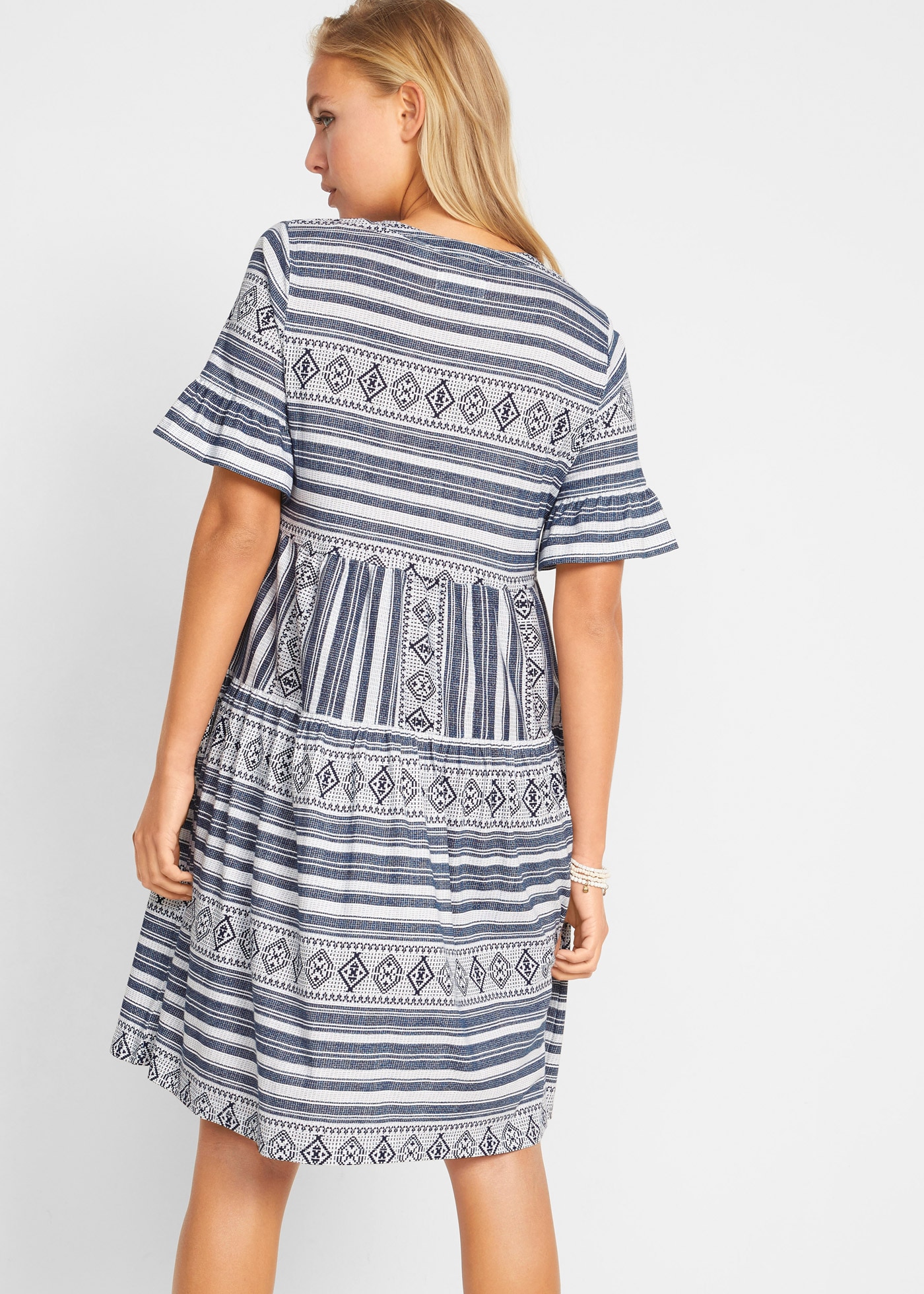 bonprix Robe t-shirt mit All-Over Print, aus Viskosemischung, lässig geschnitten