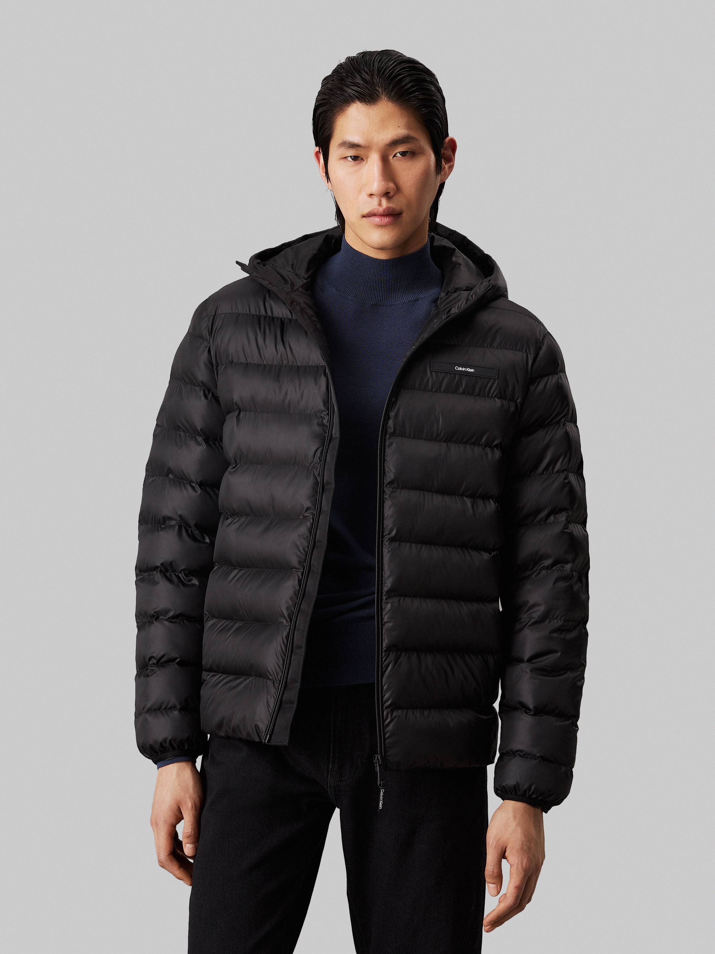 Calvin Klein Outdoorjacke »RECYCLED HOODED PUFFER JACKET«, mit Kapuze, mit Logopatch