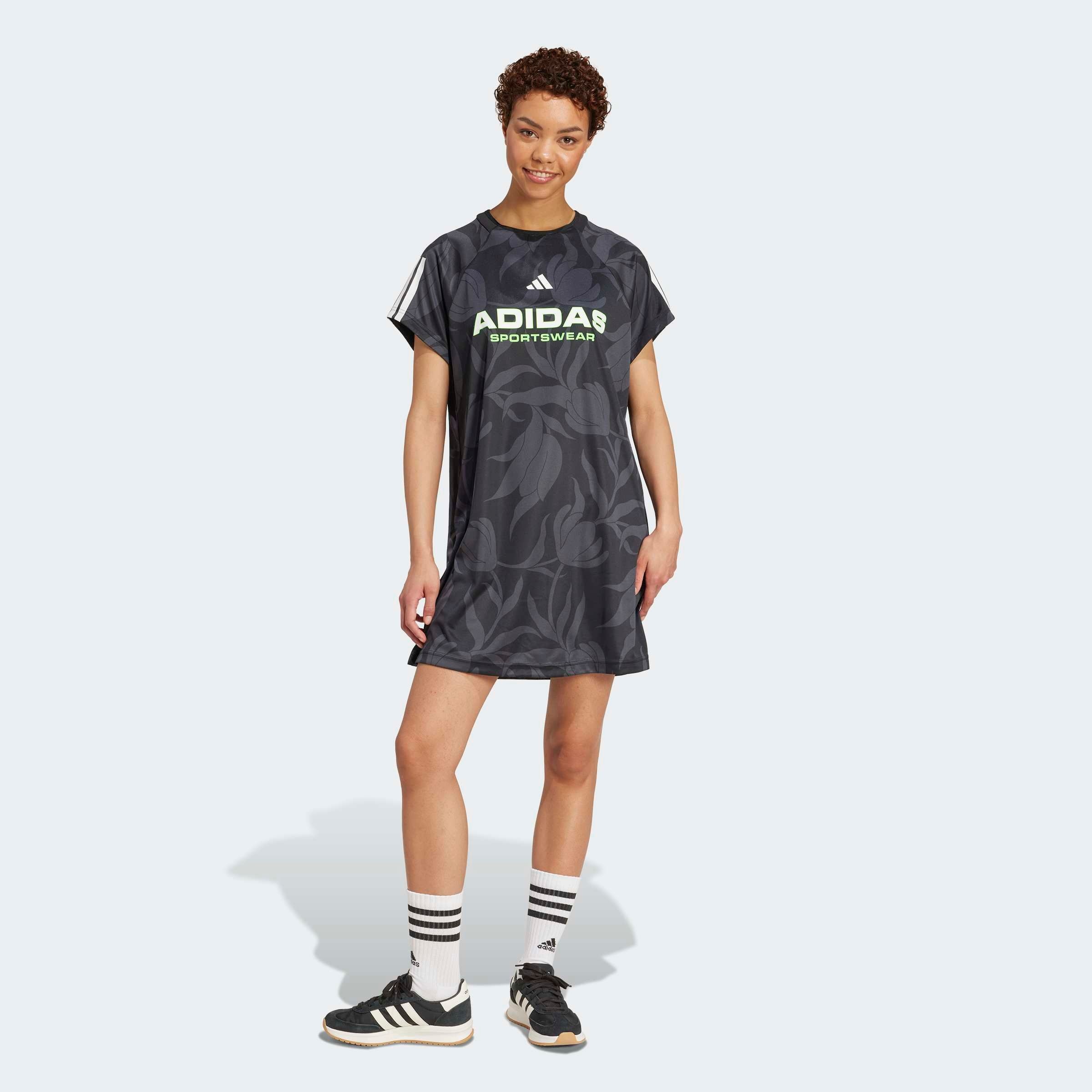 Image of adidas Sportswear Laufshirt "W TIRO Q3 DRE" lockere Passform, länger geschnittene Ärmel, Allover-Print