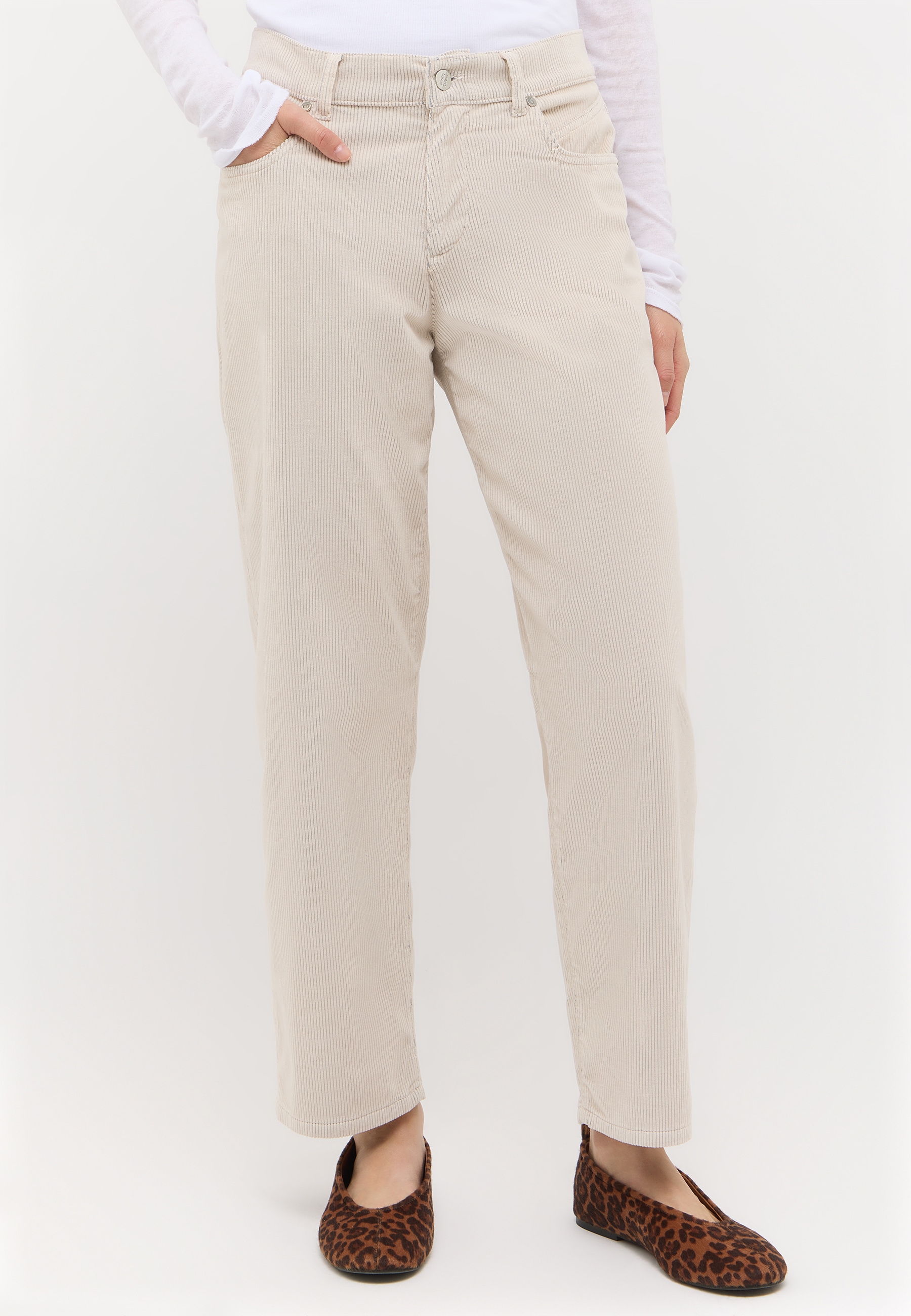 ANGELS Cordhose »EVY«  Relaxed Fit, moderne O-Shape Form