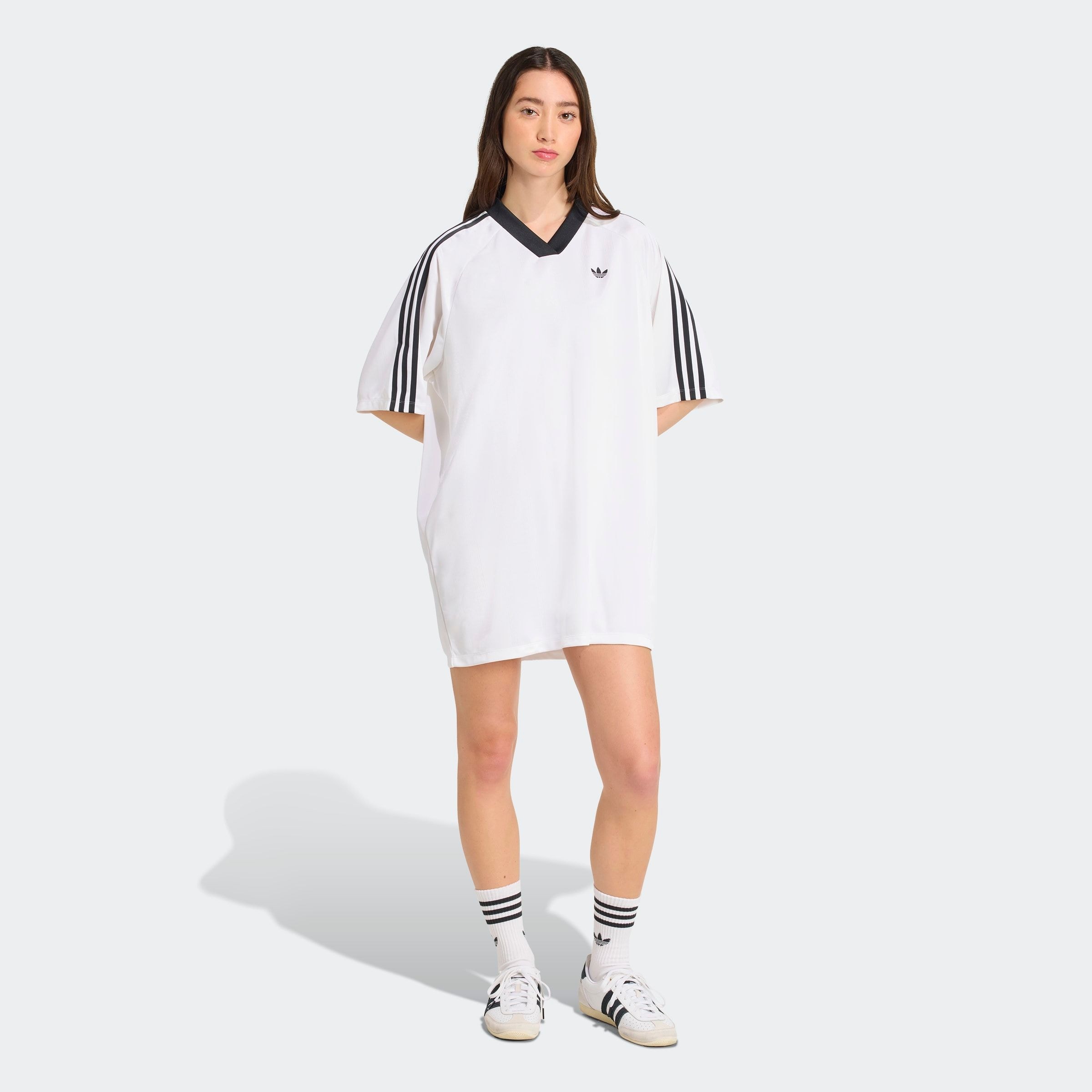 Image of adidas Originals Shirtkleid "ADICOLOR JACQUARD OVERSIZE" sportlicher Stil, moderner 2000er-Vibe, aus Satin