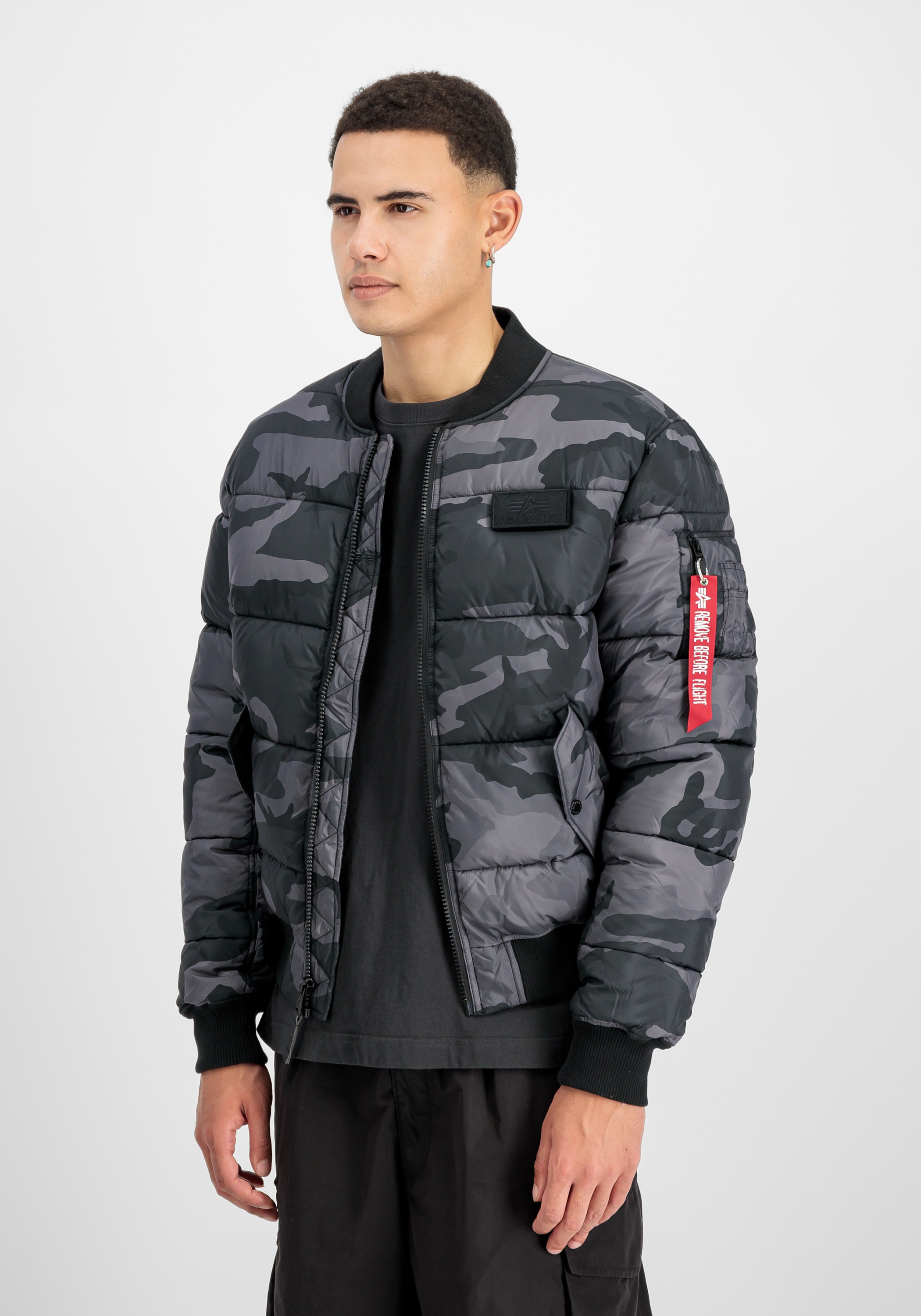Image of Alpha Industries Bomberjacke "MA-1 Puffer Bomber Camo"