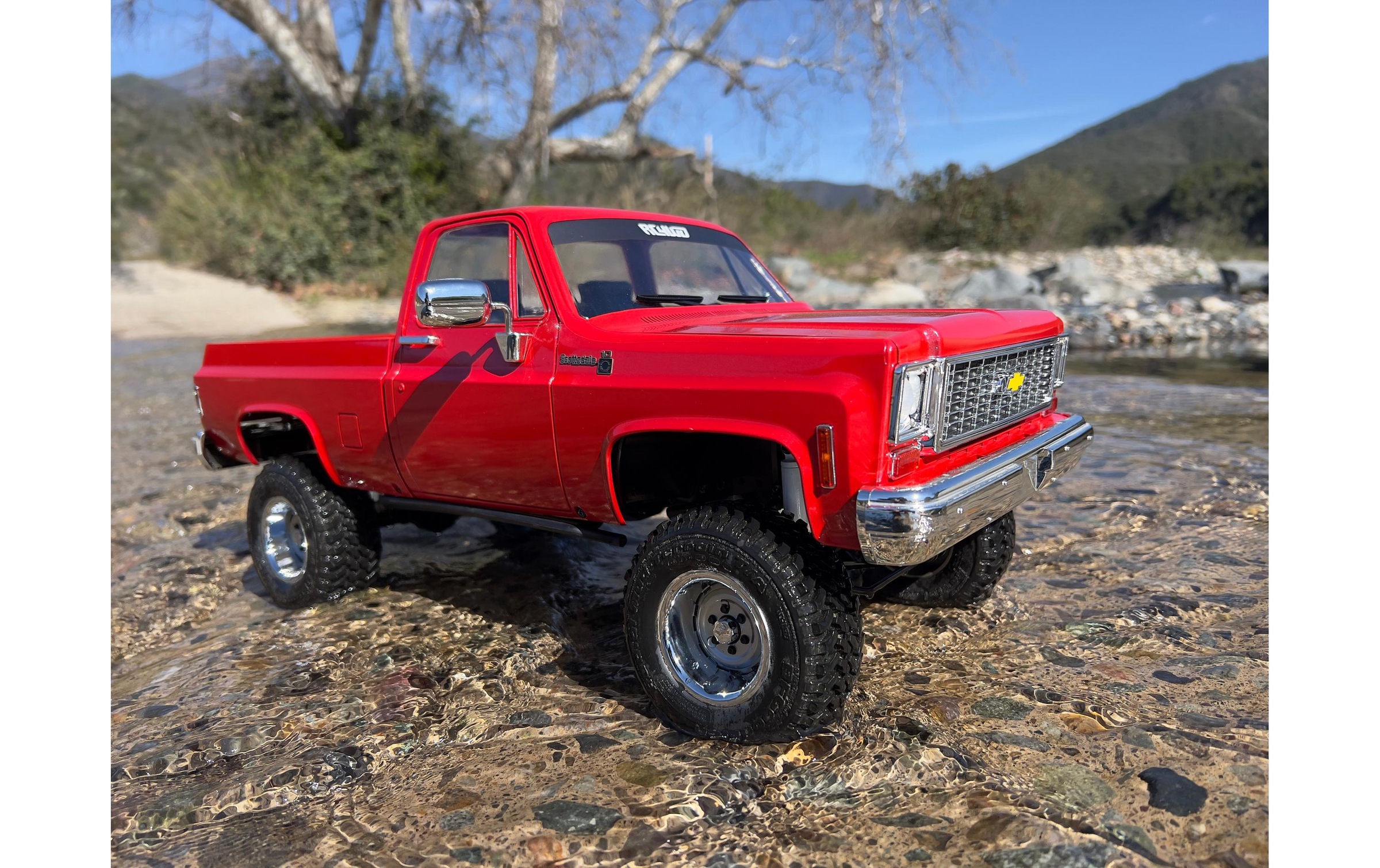 RC-Monstertruck »RC4WD Trail Finder 2 LWB Chevy K10 Rot, RTR,«, Lackiert