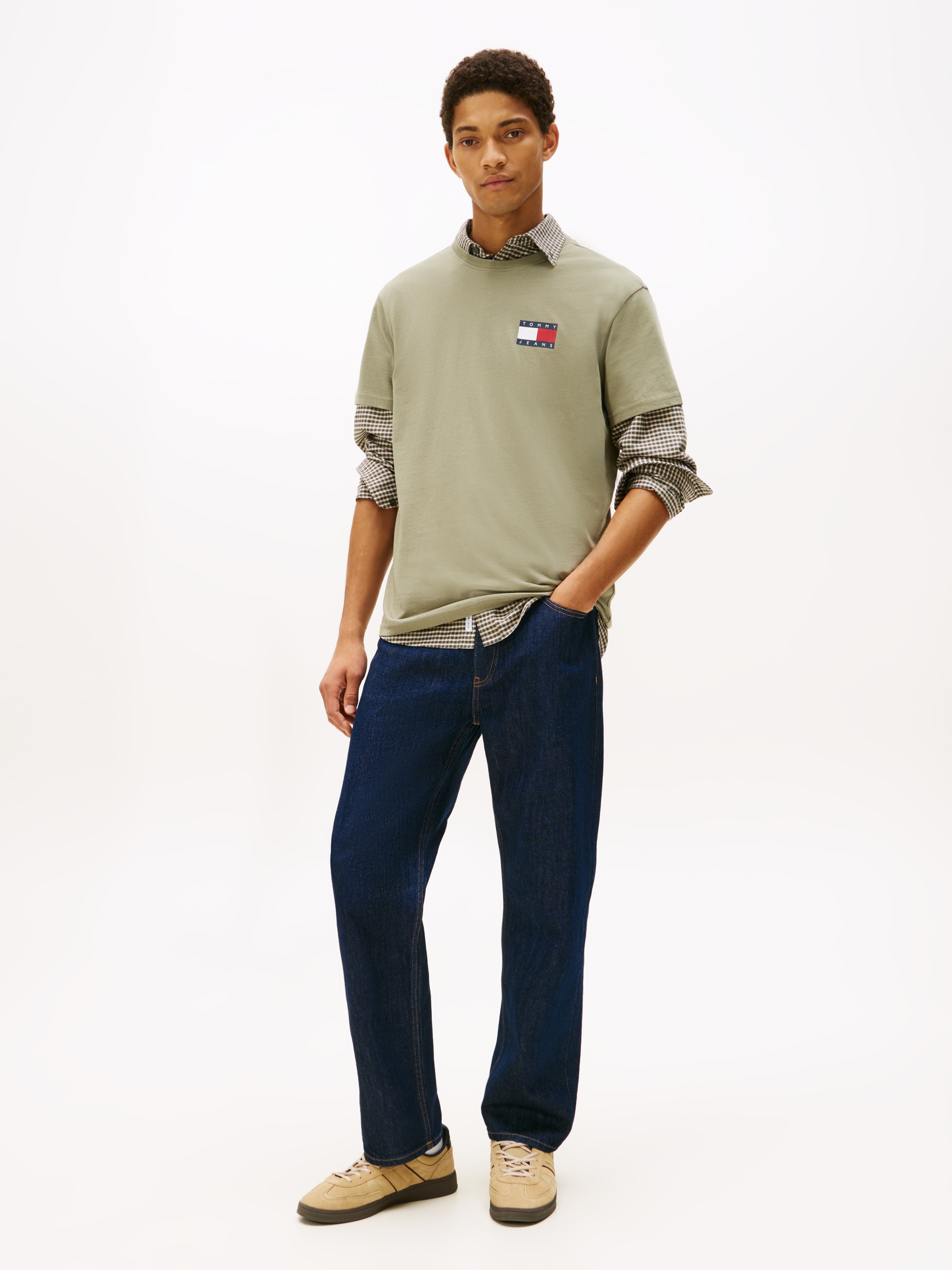 Tommy Jeans T-Shirt »TJM SLIM ESSENTIAL FLAG TEE EXT«, Mit Rundhalsausschnitt