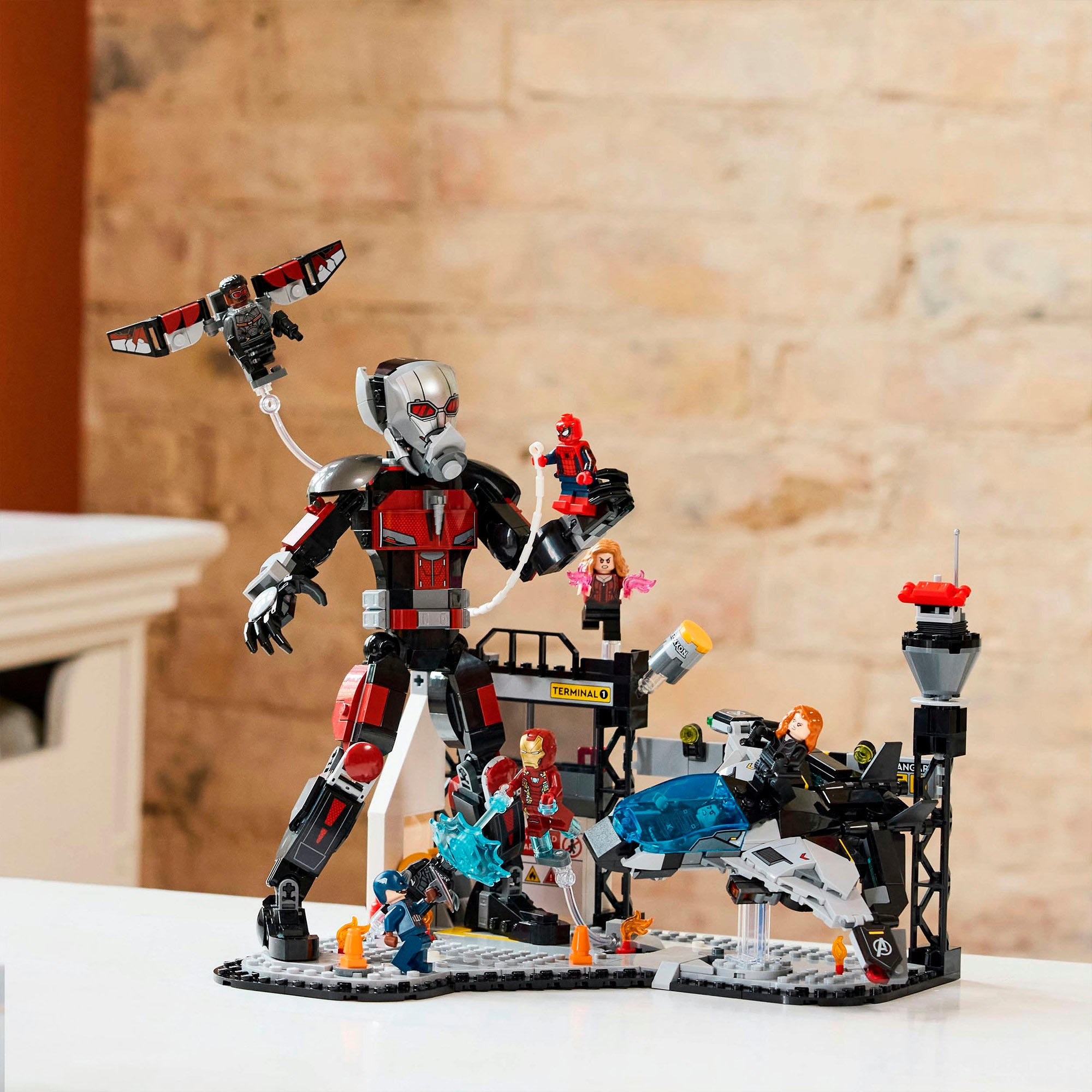 LEGO® Konstruktionsspielsteine »Captain America: Civil War Actionduell (76314), LEGO Super Heroes« Made in Europe