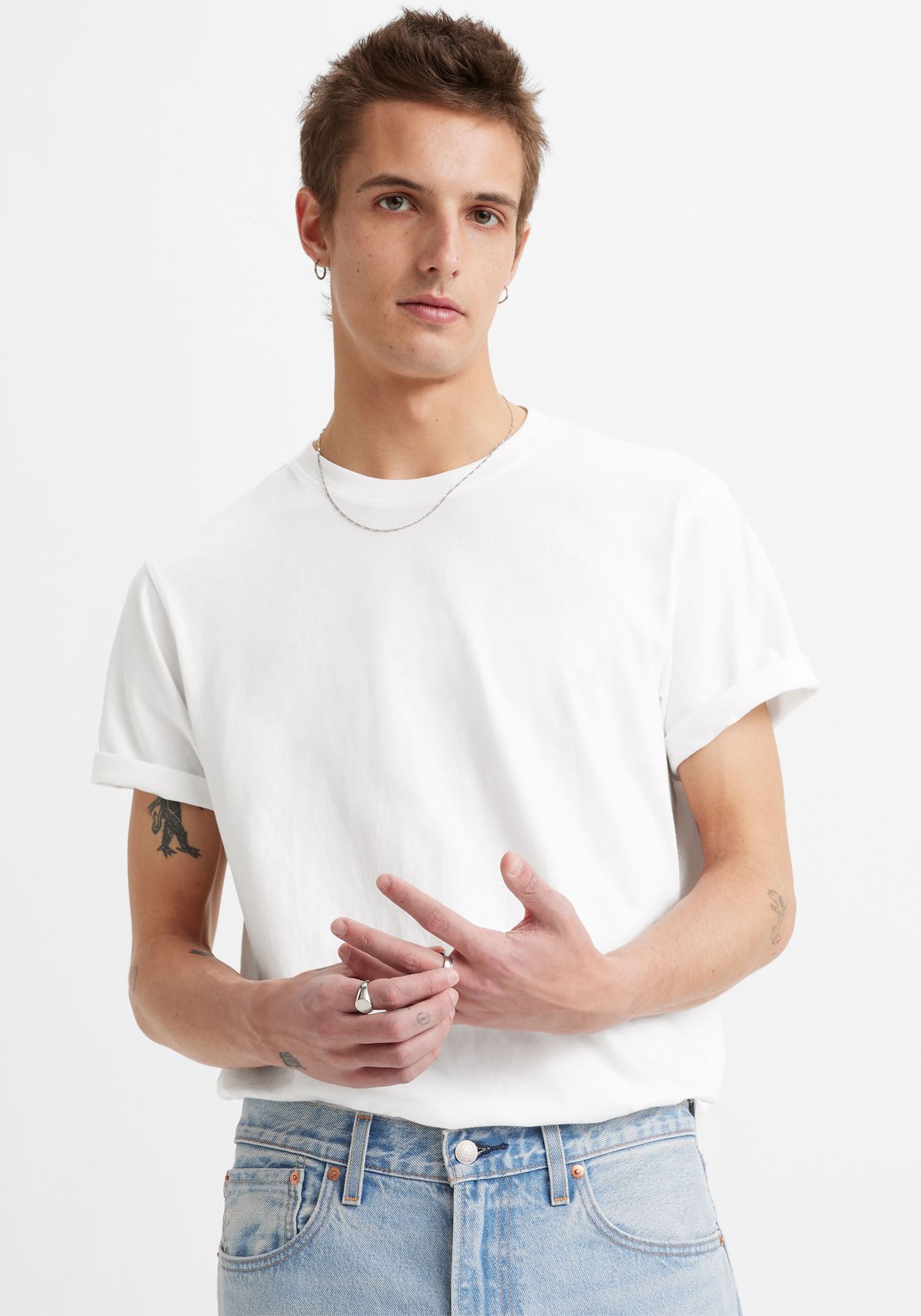 Levi's® T-Shirt »THE ESSENT«, mit Rundhalsausschnitt