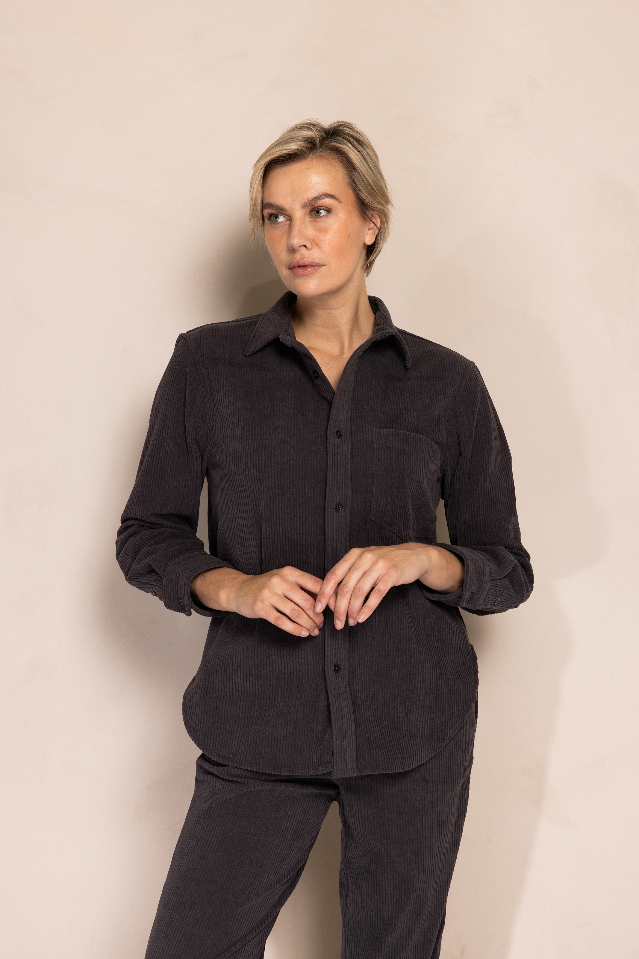 Image of Zhrill Hemdbluse "ZHTJURA" figurumspielende Passform, mit Brusttasche