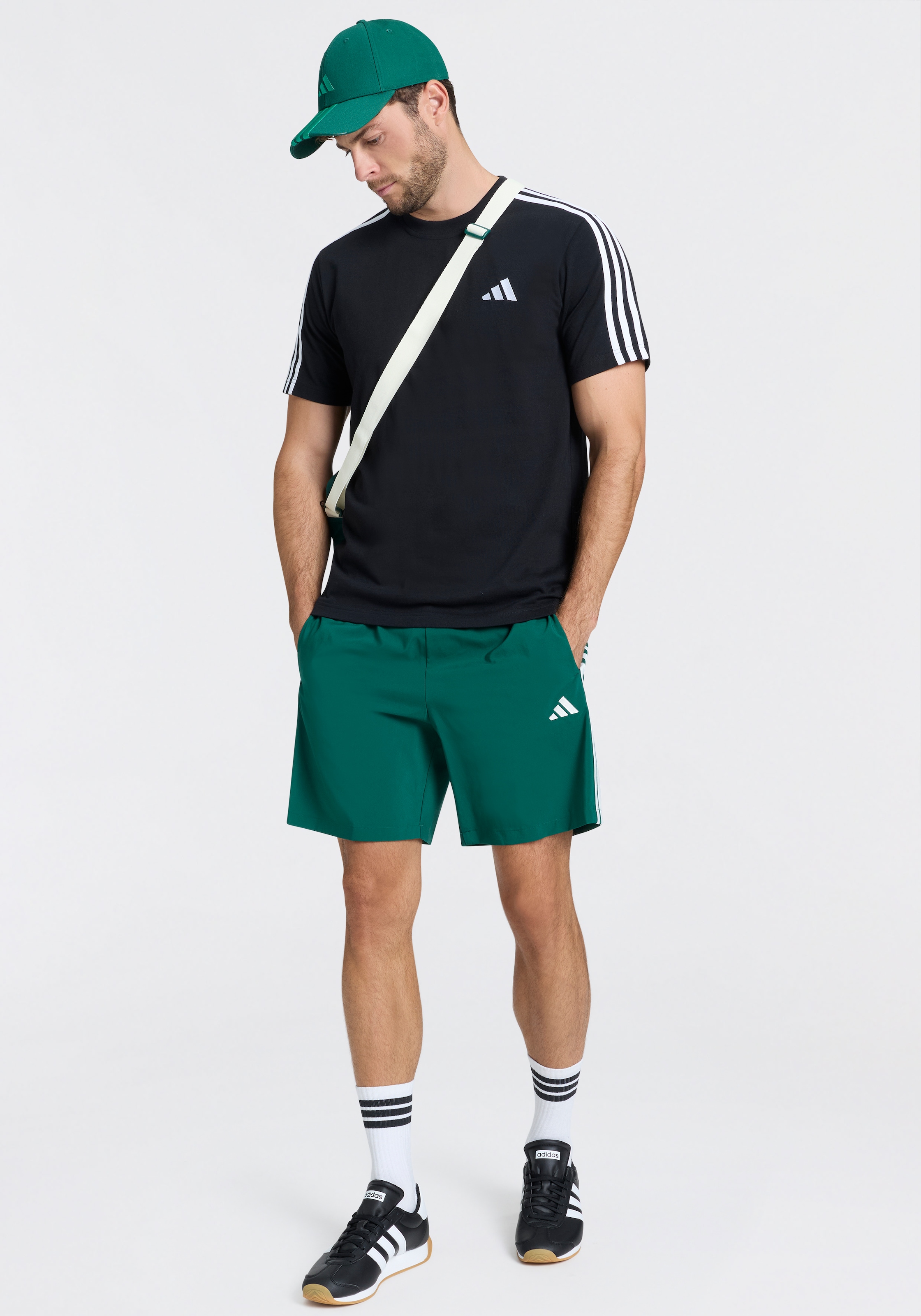 adidas Sportswear Short »ESSENTIALS 3-STREIFEN CHELSEA LITE, GEWEBT«