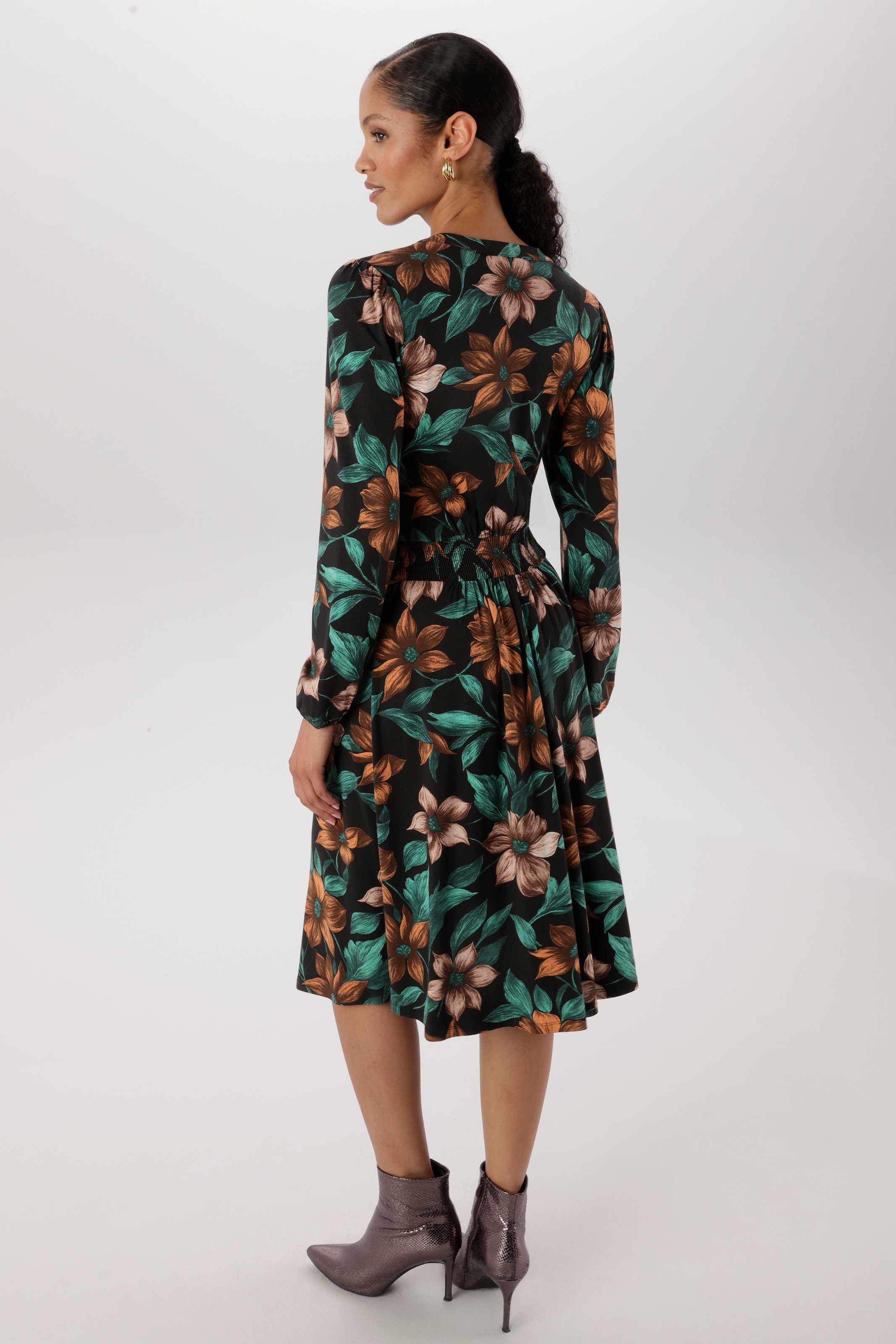 Aniston SELECTED Robe en jersey avec encolure en V décorative - NOUVELLE COLLECTION