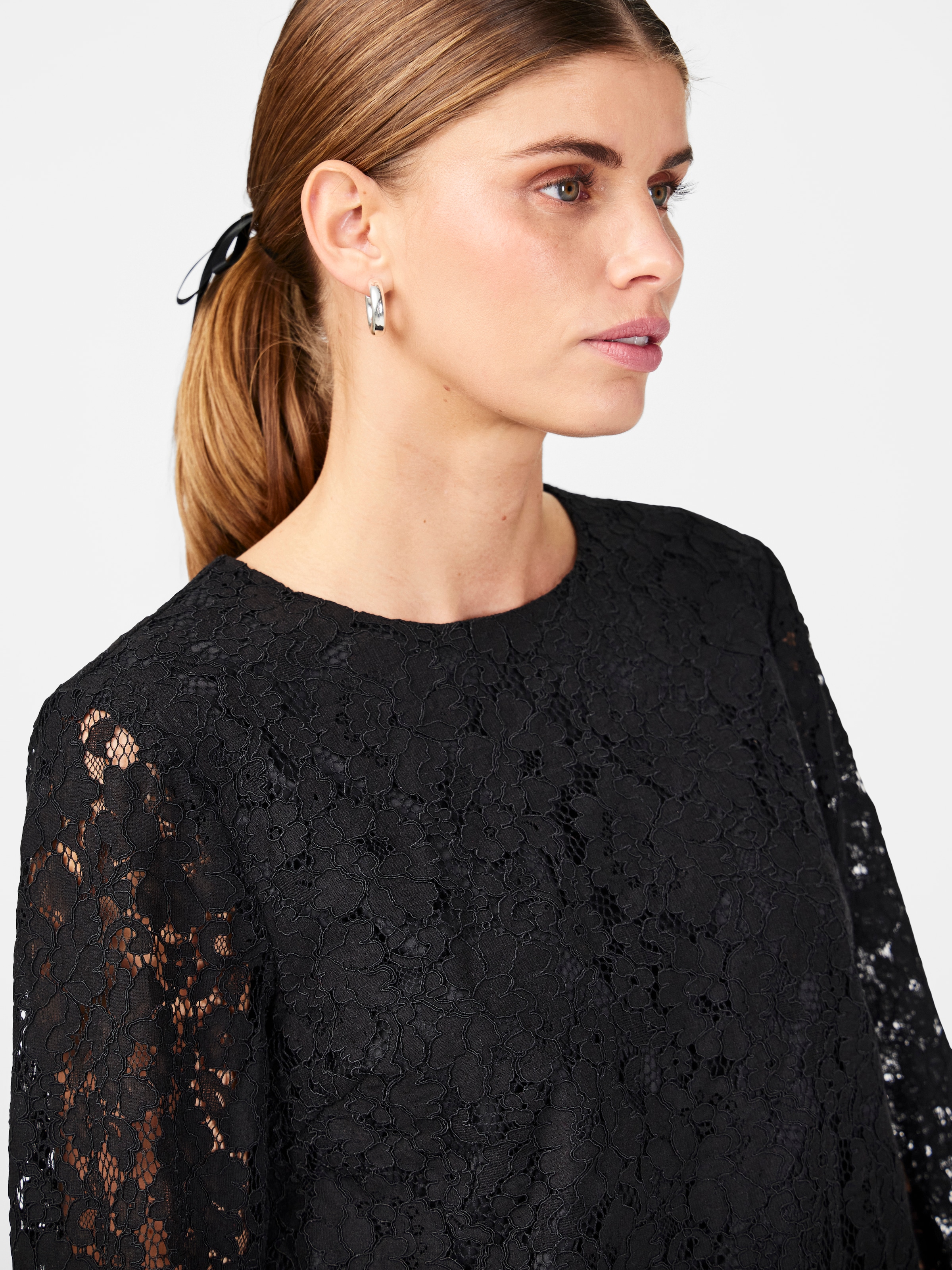 Y.A.S Blouse en dentelle »YASPERLA LS LACE TOP S. NOOS«