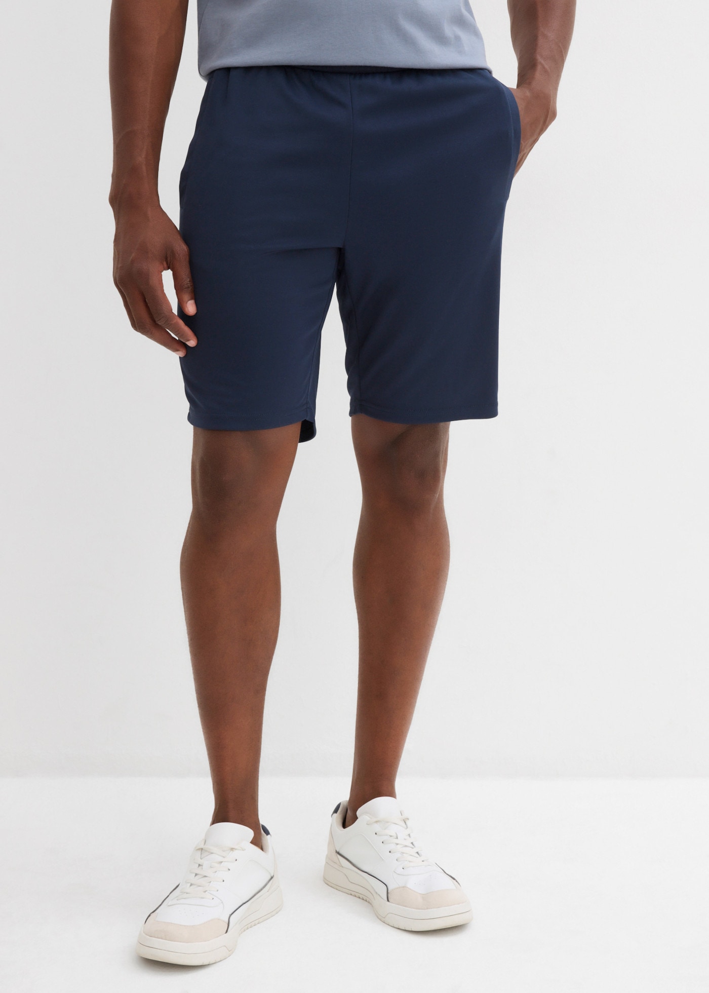 bonprix Short  en polyester, séchage rapide, coupe régulière