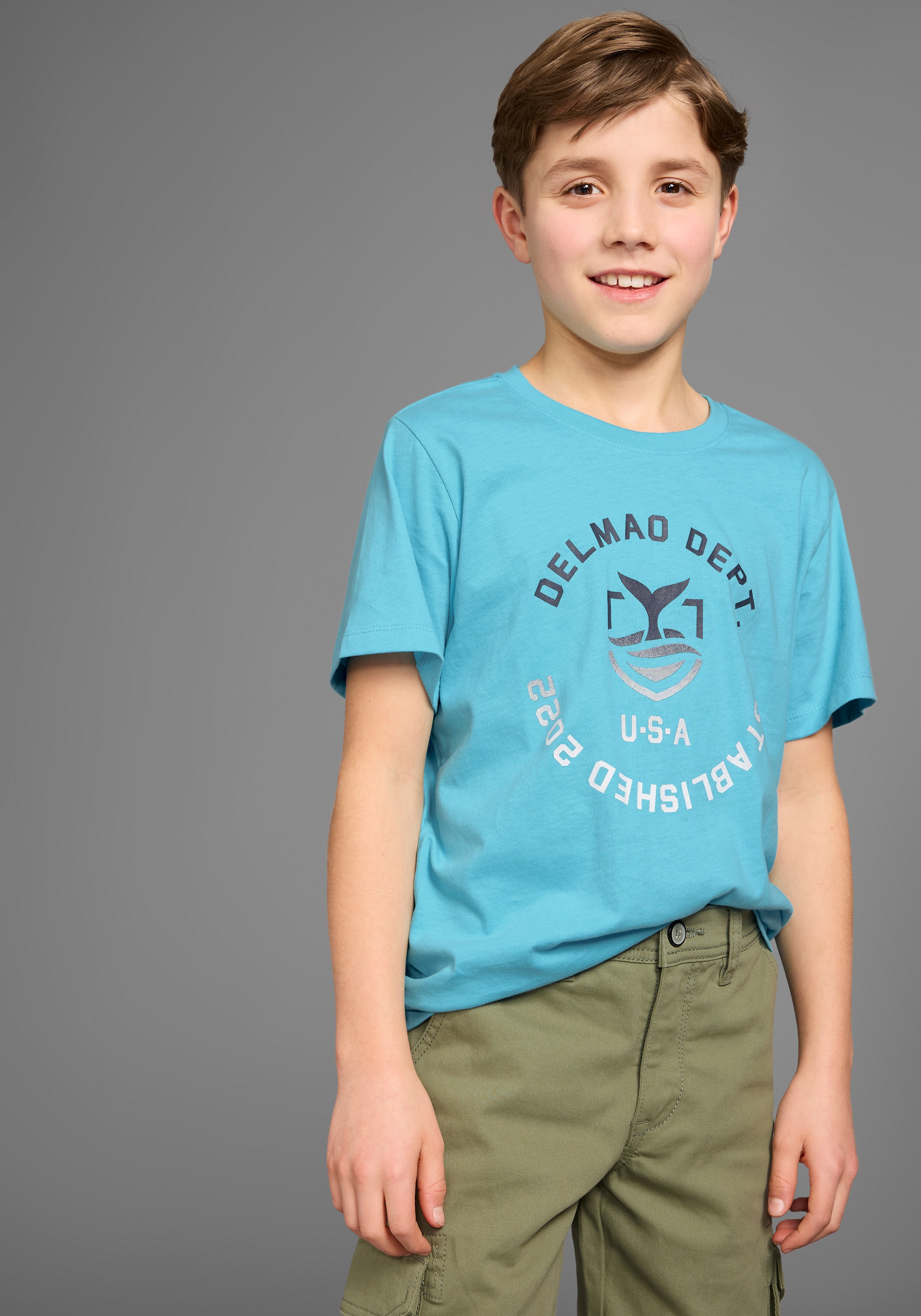 Image of DELMAO T-Shirt "mit Logo-Print für Jungen" Kurzarm, Basic-Passform, mit Logodruck, Rundhalsausschnitt