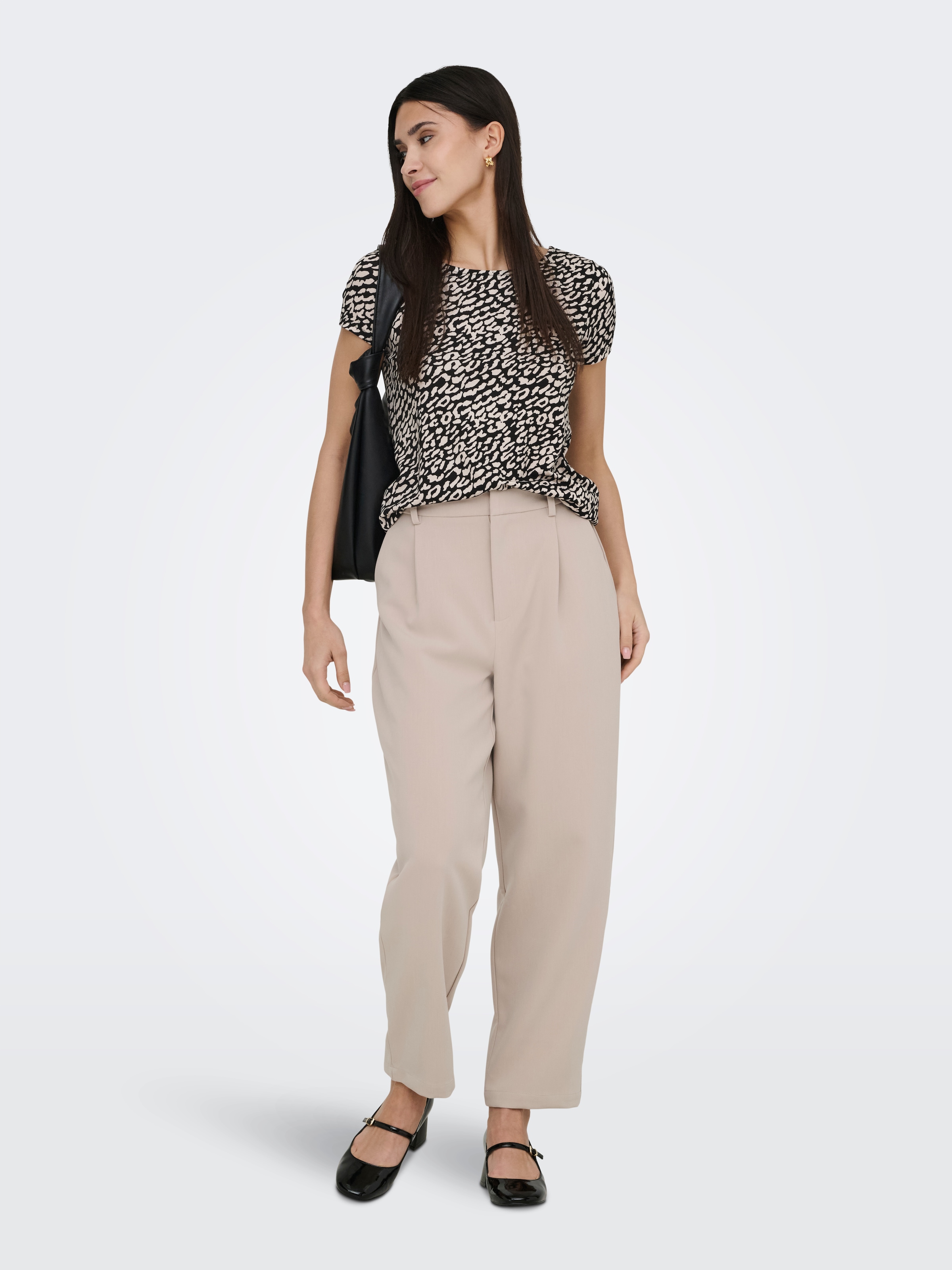 ONLY T-shirt à manches courtes »ONLBERA BACK LACE UP S/S TOP JRS NOOS«