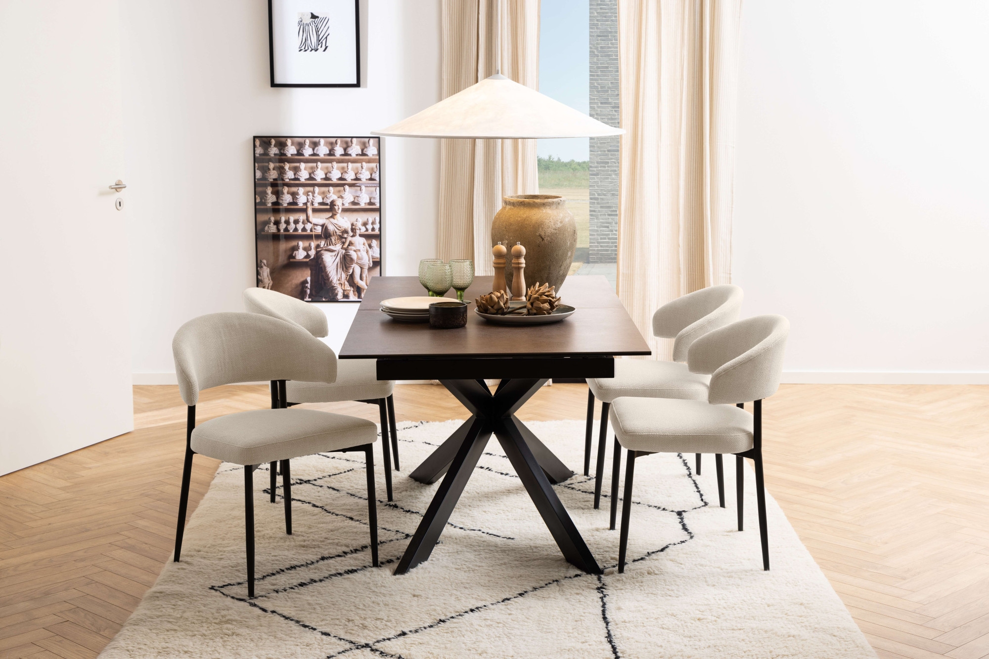 ACTONA GROUP Esszimmerstuhl »Edina 2er Set, Stoff - bequem & stilvoll, mehrere Farben, moderne« () Gepolstert, weicher Bezug & hoher Sitzkomfort, schwarze Stahlbeine