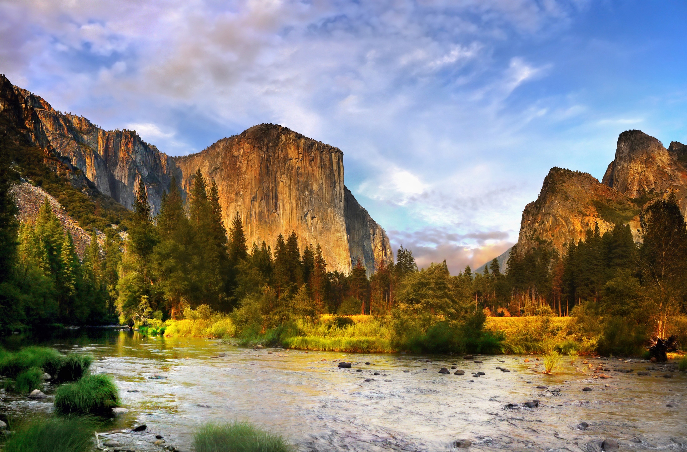 Image of Papermoon Fototapete »YOSEMITE TAL-GEBIRGE BLUME BERGE SONNE WALD FLUSS FELSE«, Vliestapete, hochwertiger Digitaldruck, inklusive Kleister bei Ackermann Versand Schweiz